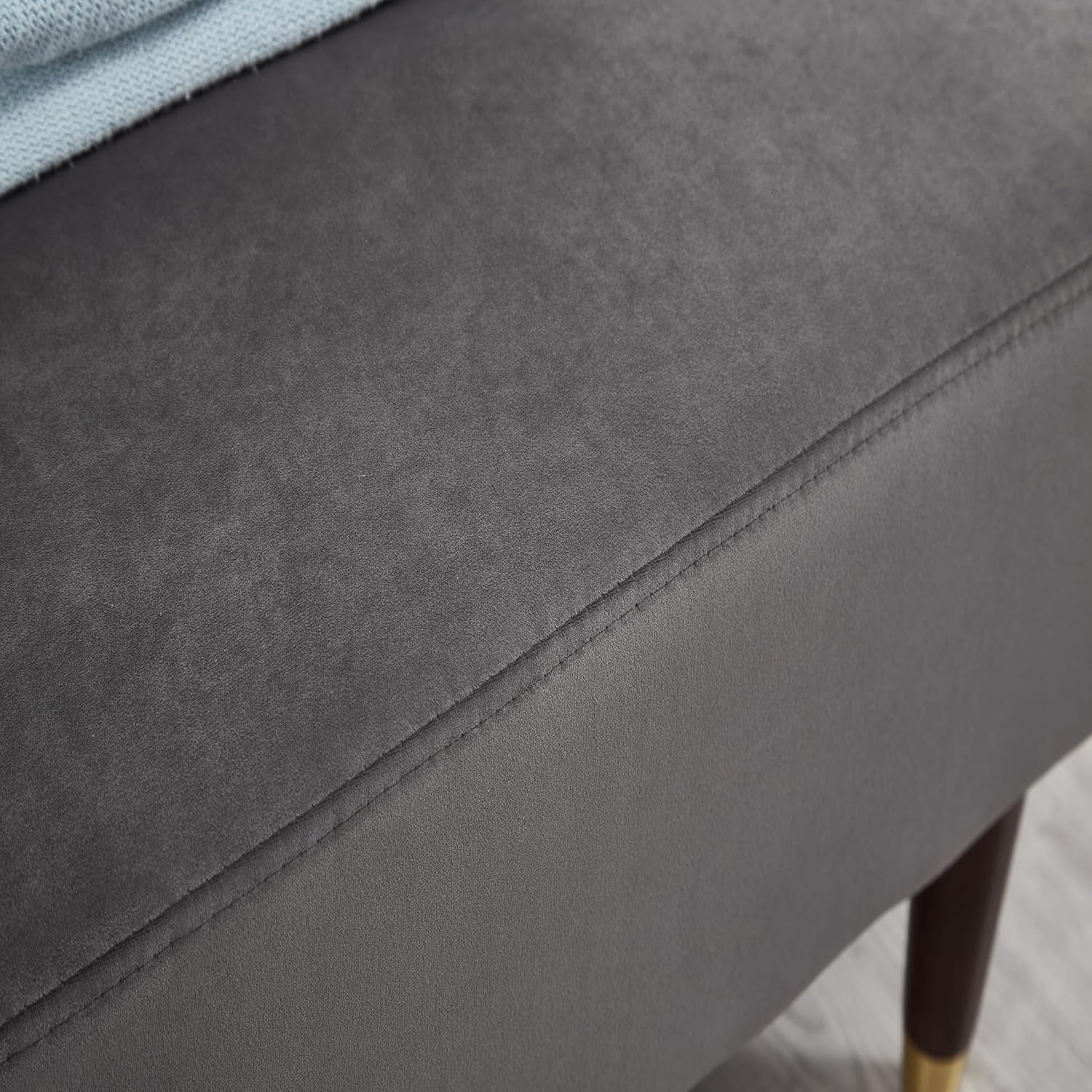Modern Grey Velvet Chaise Lounge Indoor, Fainting Couch Chaise Lounge for Living Room or Bedroom, Curved Armrest Sofa with Solid Wood Legs and Pillow, Elegant Upholstered Recliner Chair
