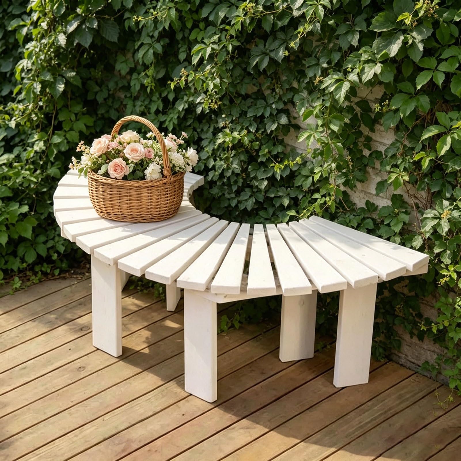 Banco de árbol semicircular de madera azul para rodear troncos en jardín