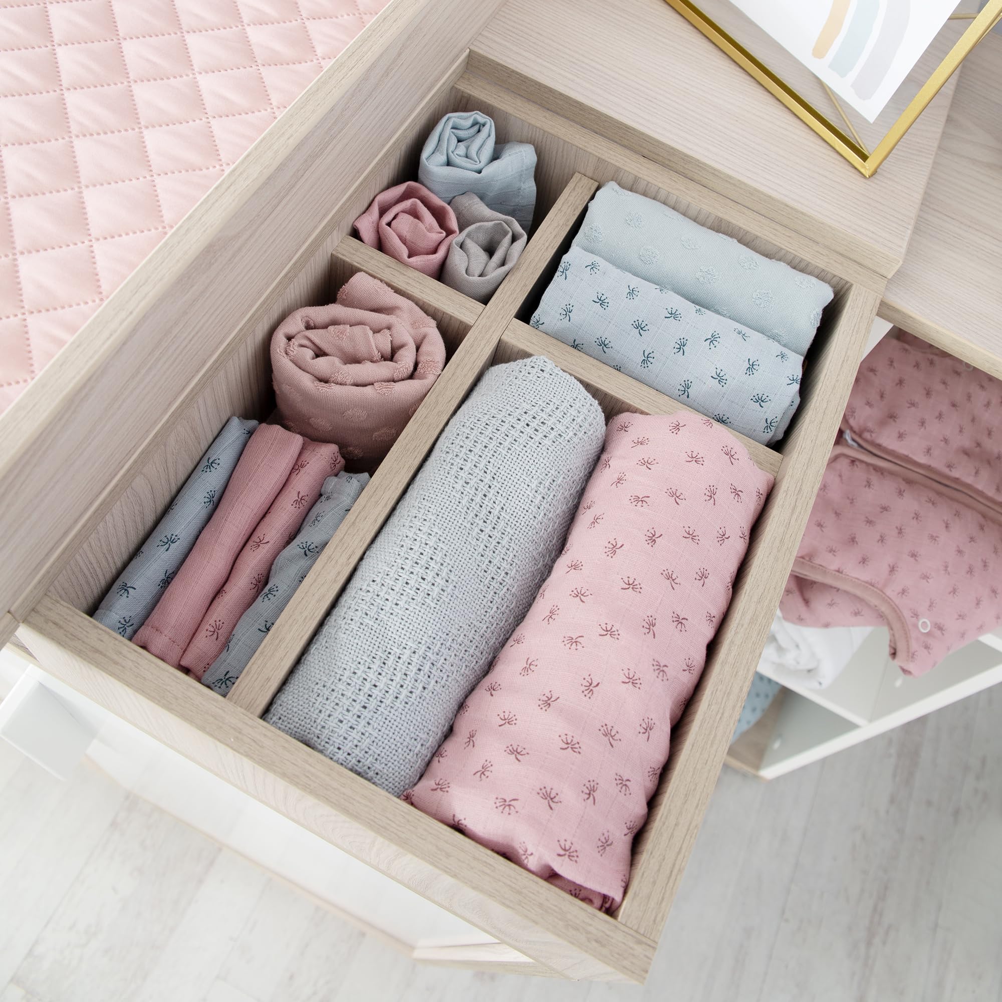 roba Chambre Bébé Complète Olaf - Lit Évolutif 70 x 140 cm + Commode à Langer + Armoire à 3 Portes - Blanc / Décor Bois