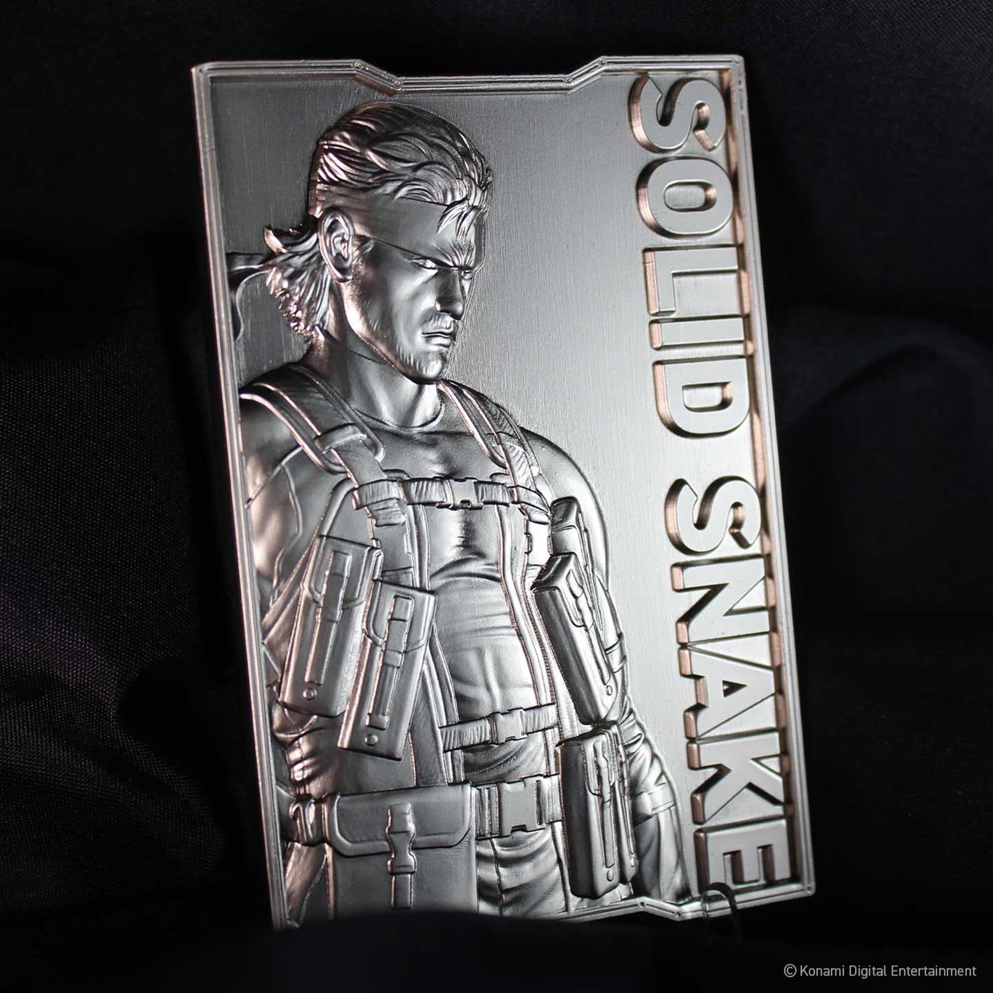 FaNaTtik Metal Gear Solid 2 Limited Edition Solid Snake Metal Lingotto - Prodotto con licenza ufficiale, 5.000 in tutto il mondo, espositore incluso
