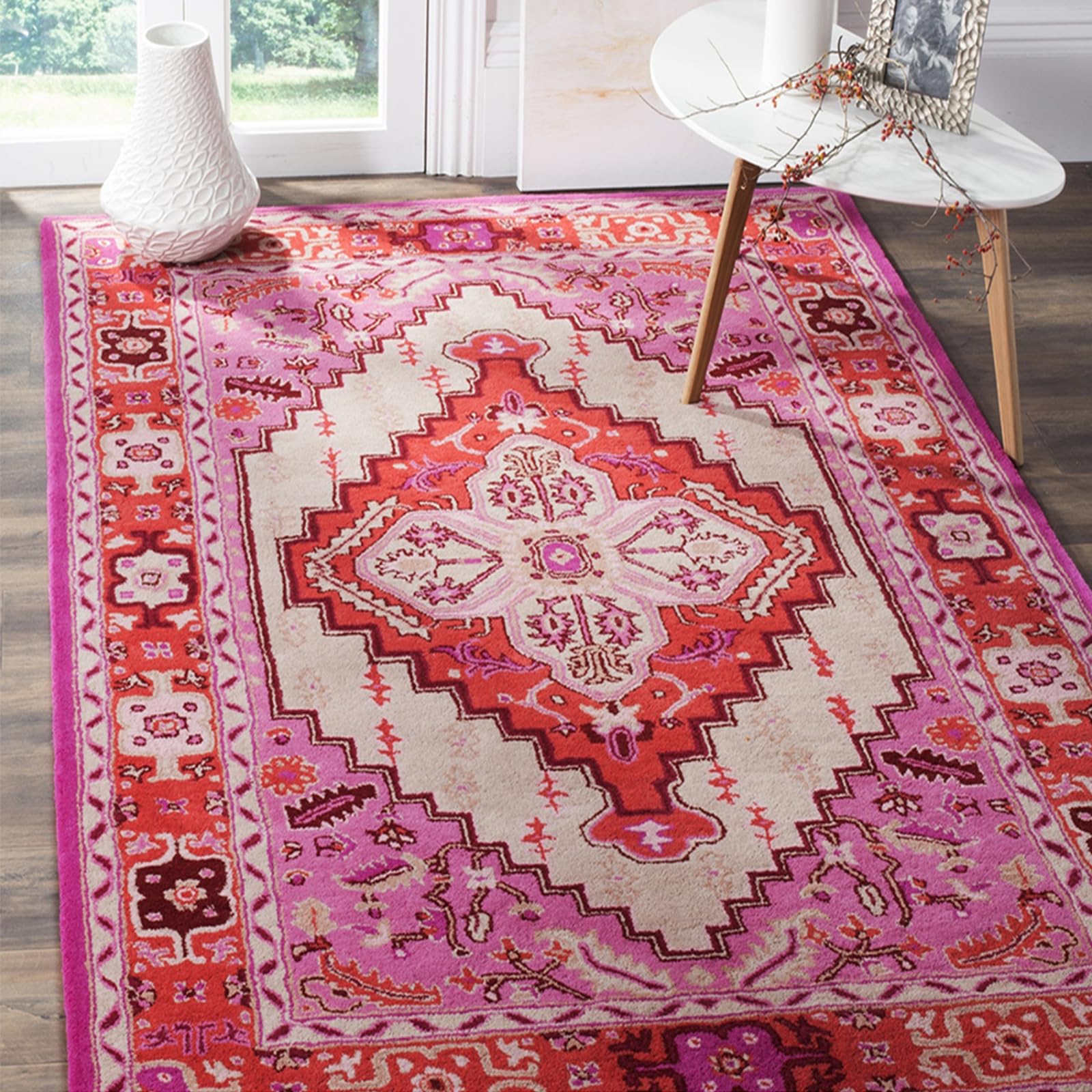 Tapis poils courts de style traditionnel oriental rouge et rose beige