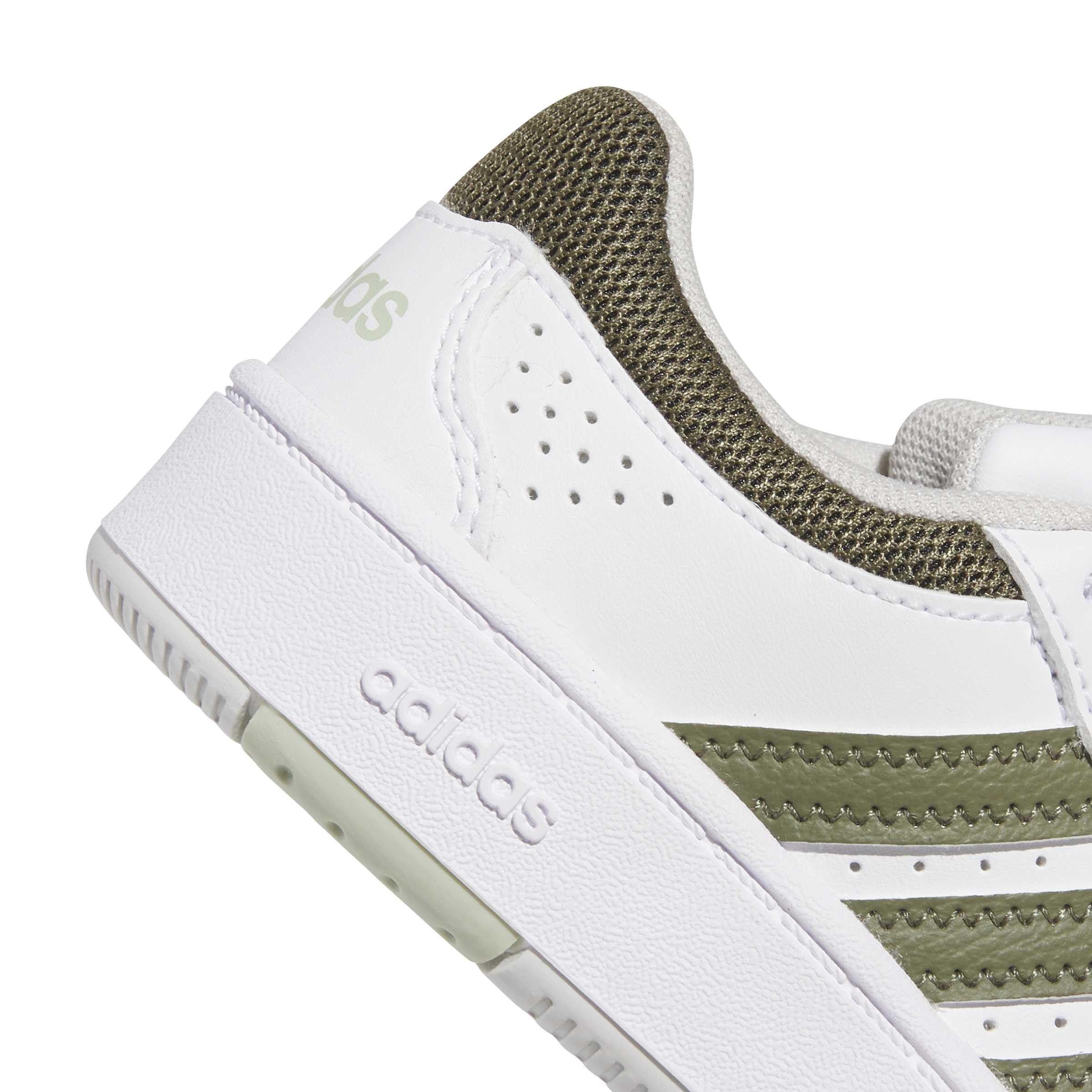 adidas Uniseks - dzieci Hoops Classic Shoes, ftwr white/olive strata/halo green, 30 EU