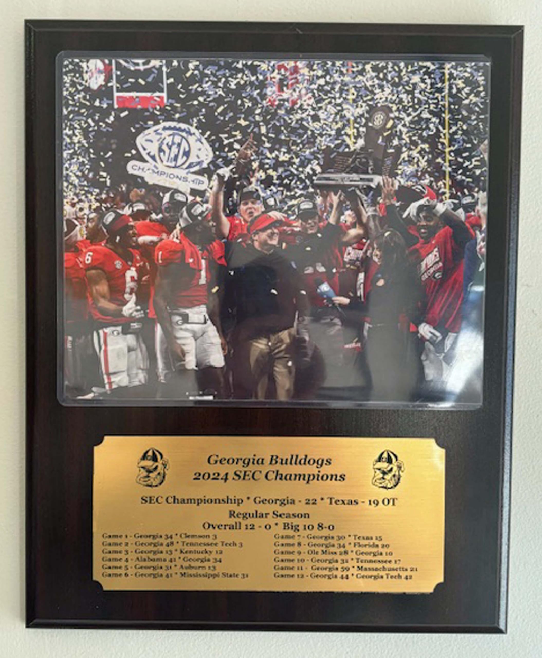 GFSF 2024 SEC Champions Georgia Bulldogs Sports-Fan Decorative Plaque, Mahogany, 12x15 inches