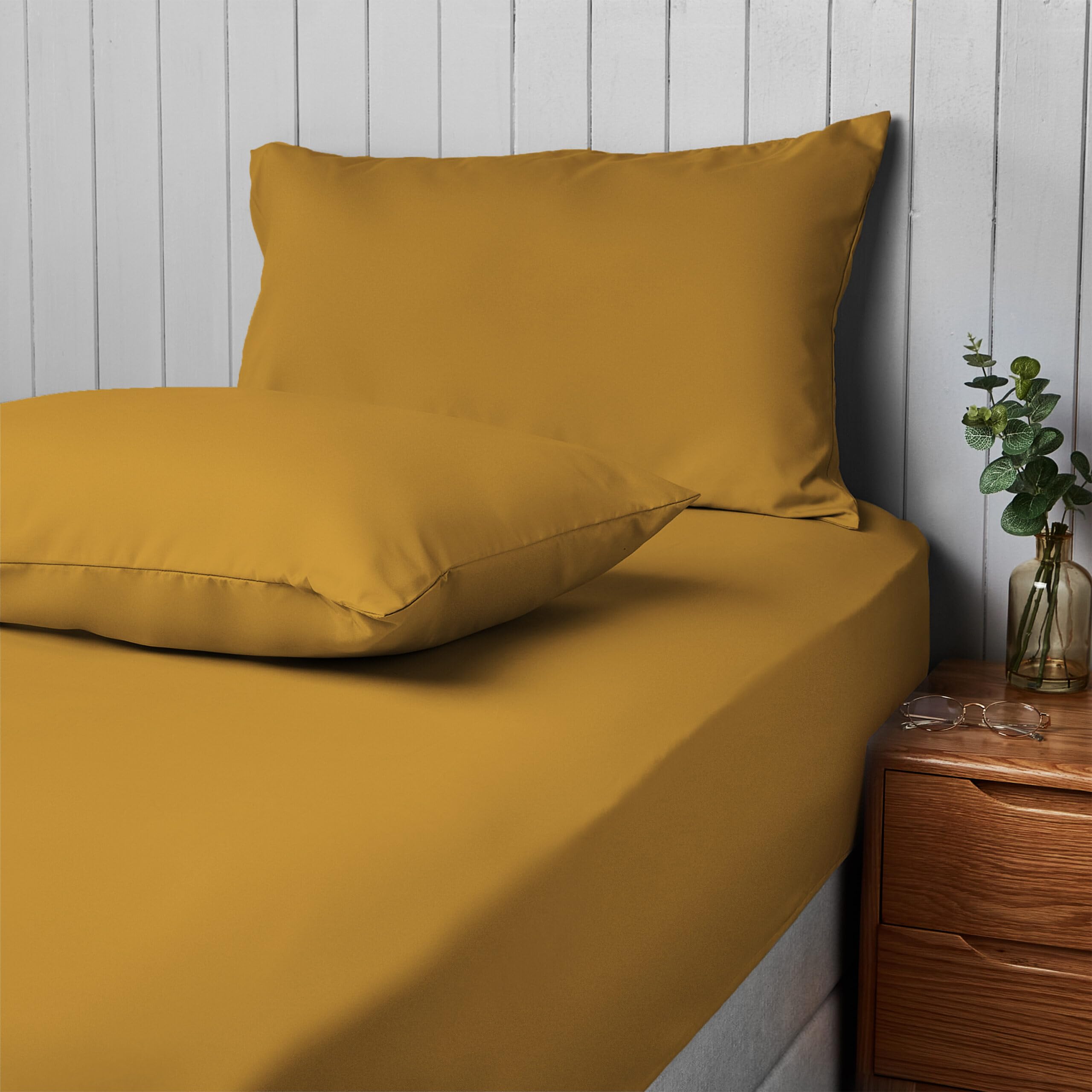 Silentnight Supersoft 3 Piece Bed Set - Stylish Modern Fitted Sheet and Pillowcase Pair - Cosy & Comfortable Delicate Touch Bedding - Luxurious Easy Care Microfibre, King, Ochre Yellow