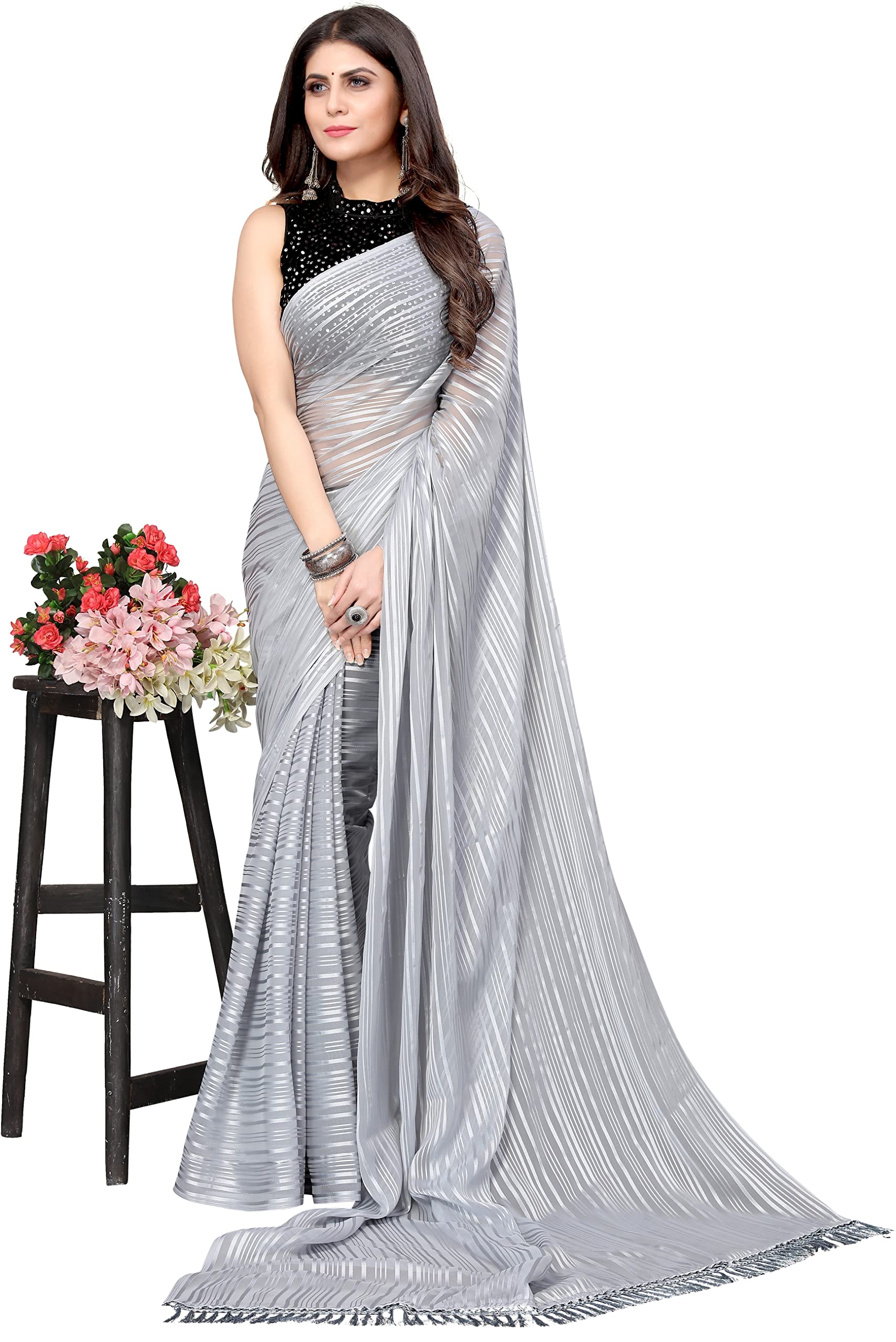 Yashika Damen Georgette Saree mit Jari und Samtbluse mit Sequenz