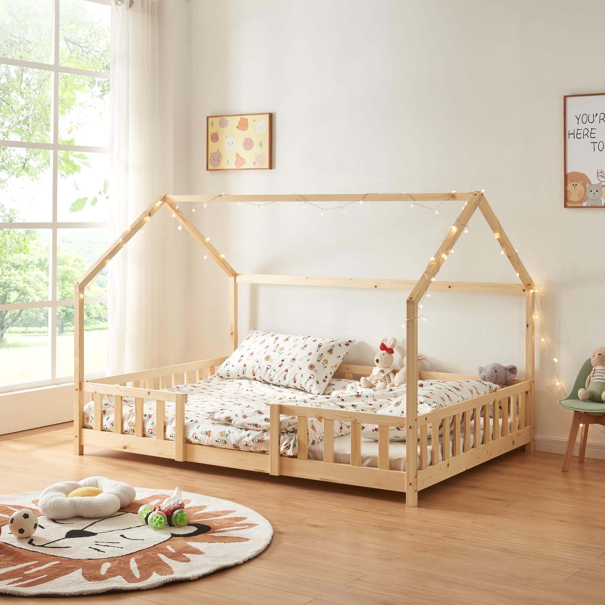 [en.​casa] Lit Cabane Lit Enfant en Forme de Maison avec Sommier à Lattes avec Grille de Protection Confortable Capacité de Charge 150 kg Bois de Pin Contreplaqué 140 x 200 cm Naturel