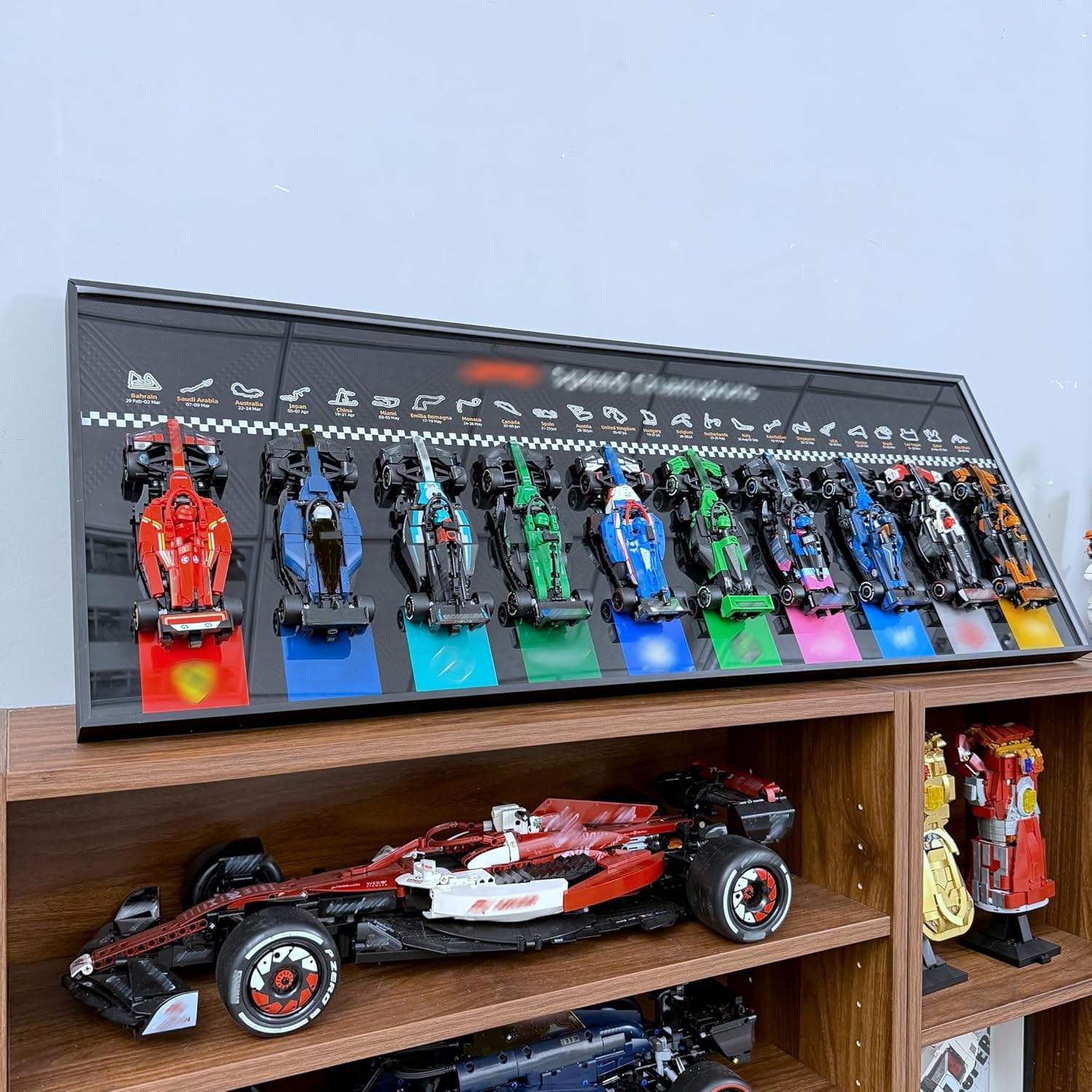 WETCEAOM Cadre pour Speed Champions F1, 10in1 77242–77251 Wall Display, Wall Frame pour 66802 F1 Adult Collectibles - Idéal pour Une décoration sur Le thème de la F-1 (Noir)