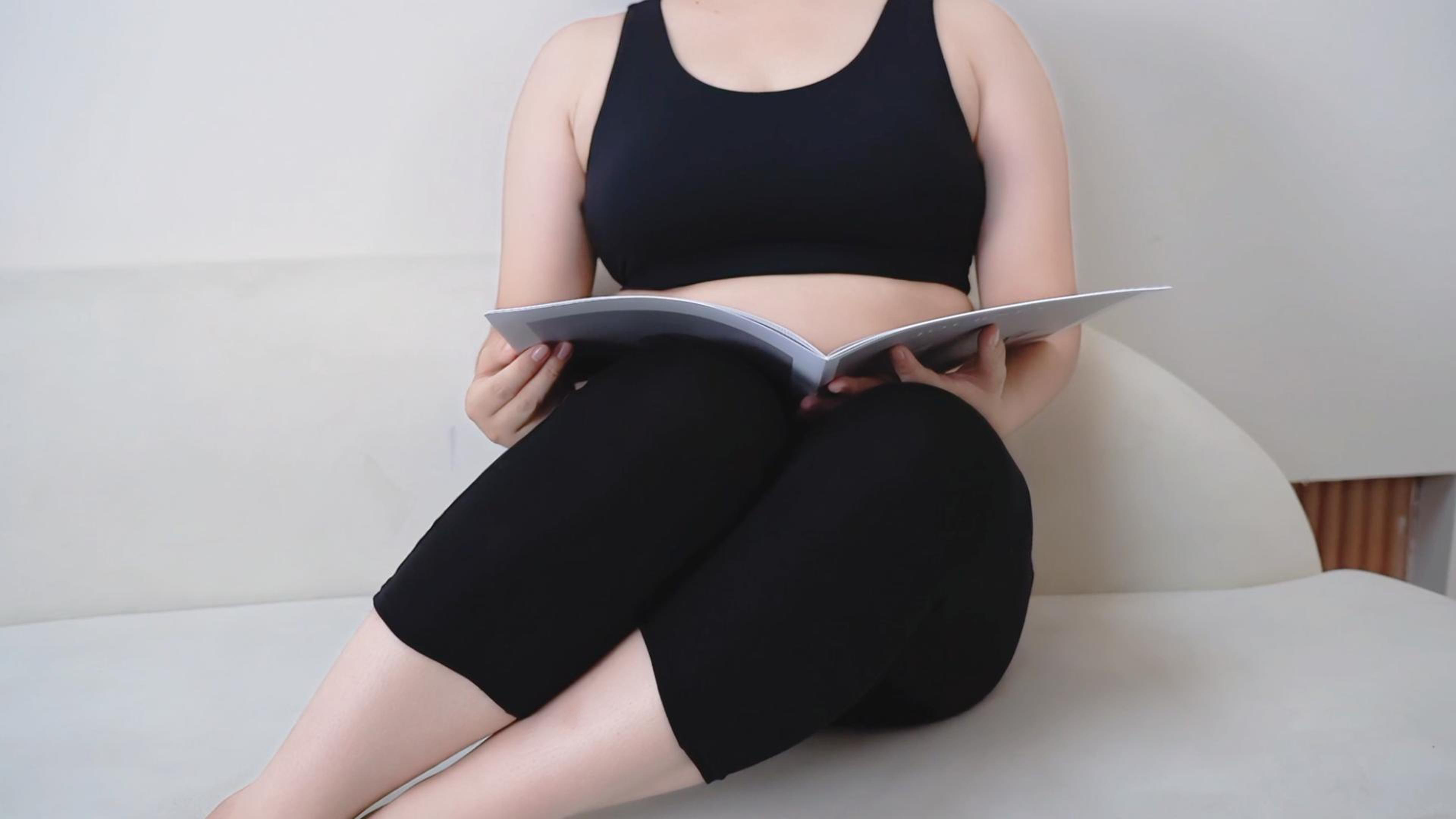 Plus Size Capri Leggings for Curvy Women with Pockets Cotton