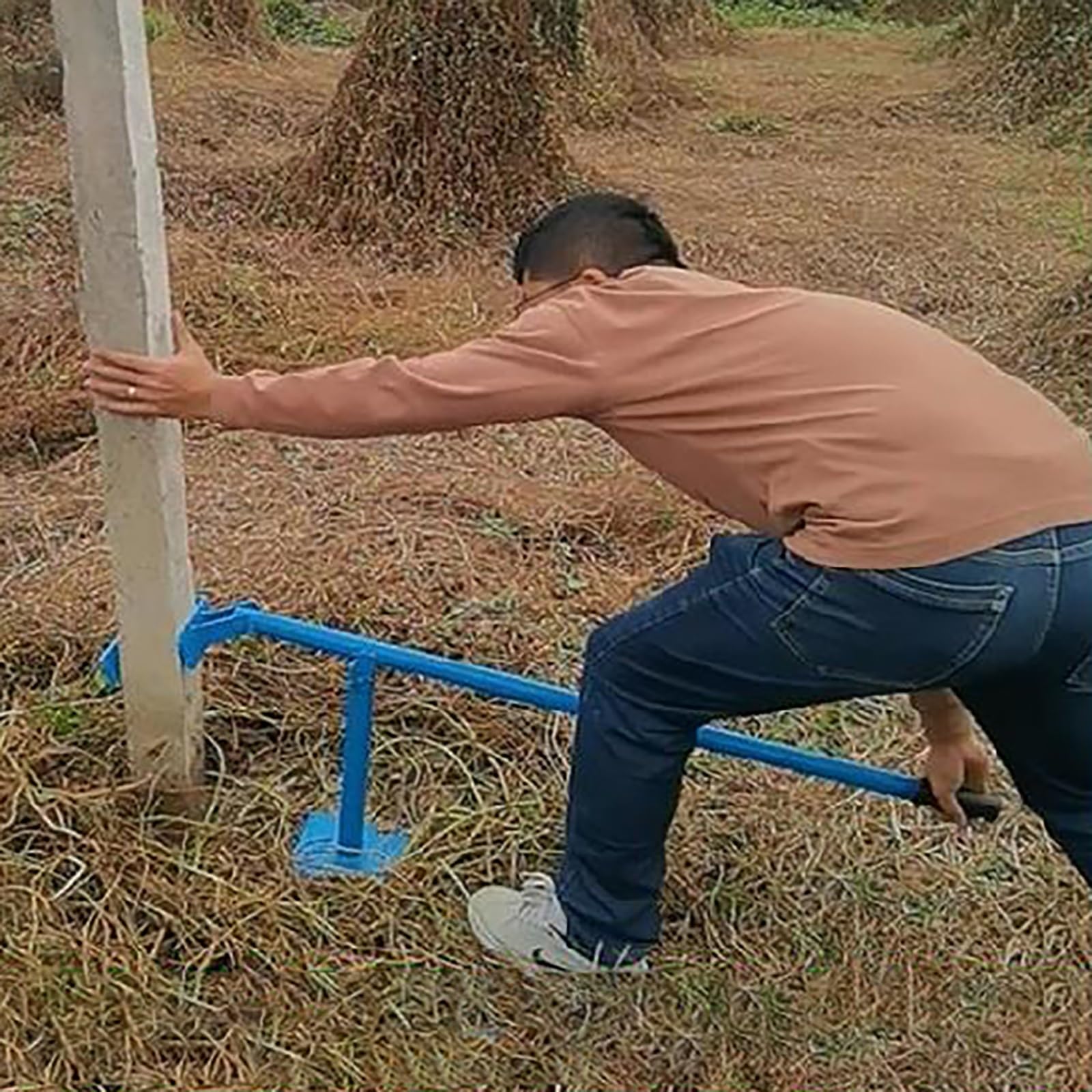 MLYAYE Post Puller Quick Removes Concrete Stake Puller with Adjustable Adapter, Lever Principle, Shed Farm Fence Post Puller Tool for Heavy Metal Stakes/Tree/Bamboo