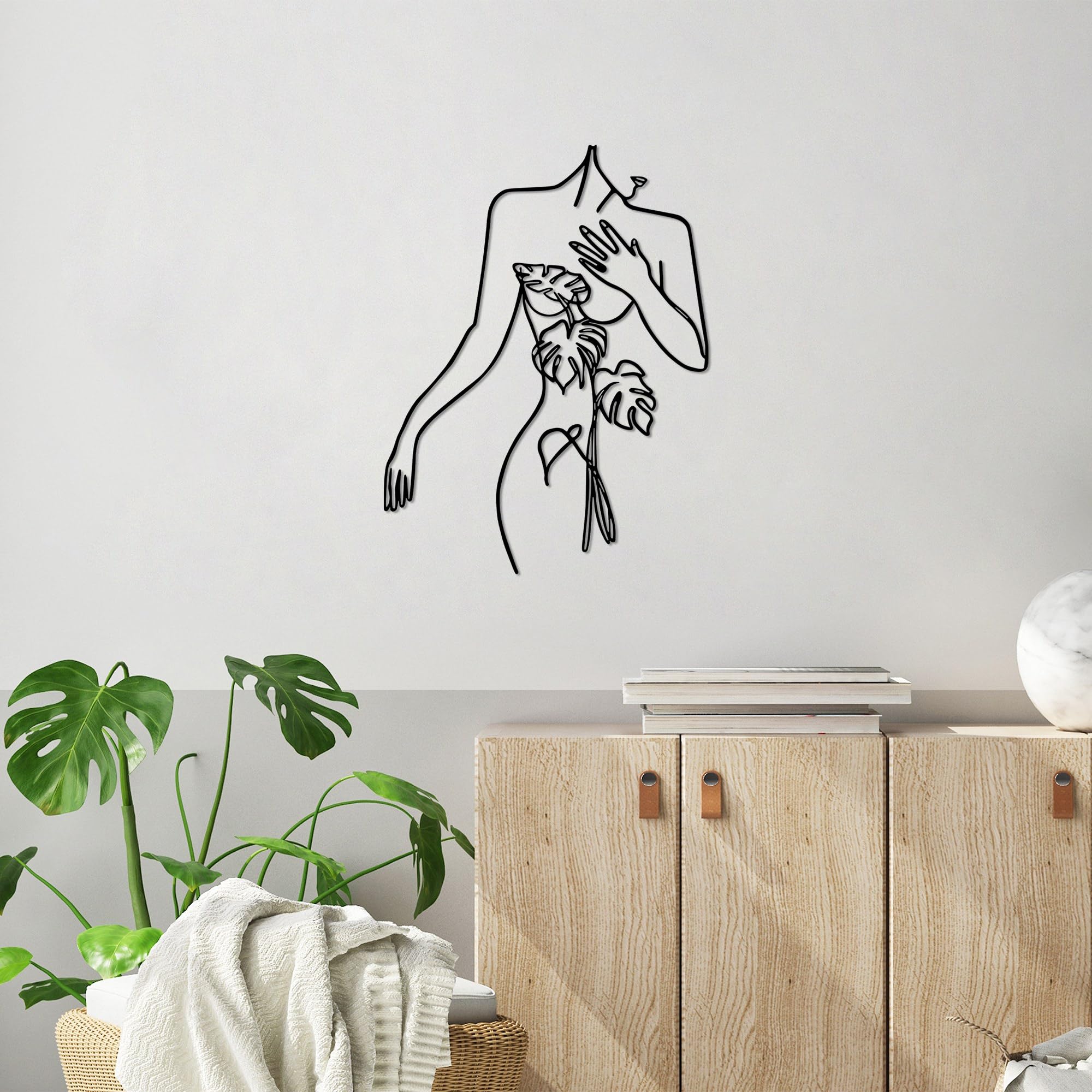 Hanah Home Stylish Black Decorative Metal Wall Accessory, 53 x 70 cm, 100% Metal, 1.5 mm Thickness, Easy Wall Mounting, Perfect for Modern Decor