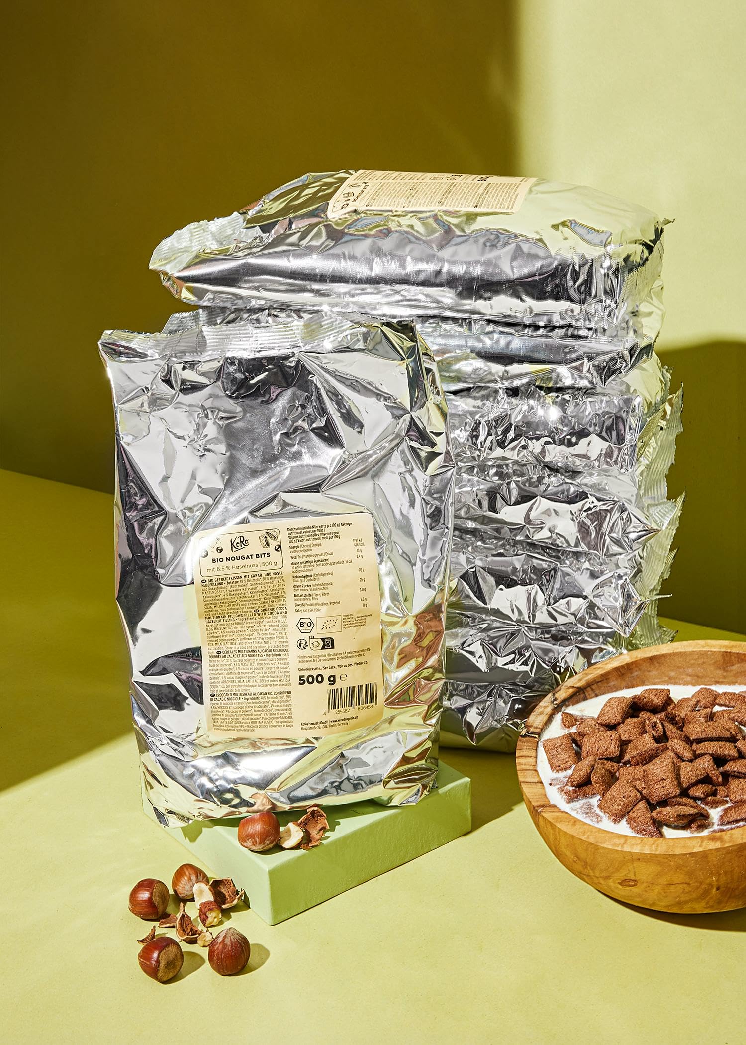 KoRo - Cereali croccanti con gianduia e nocciole bio 8 x 500 g - Vegan - Con ripieno di cacao e nocciole - Come colazione, topping o snack