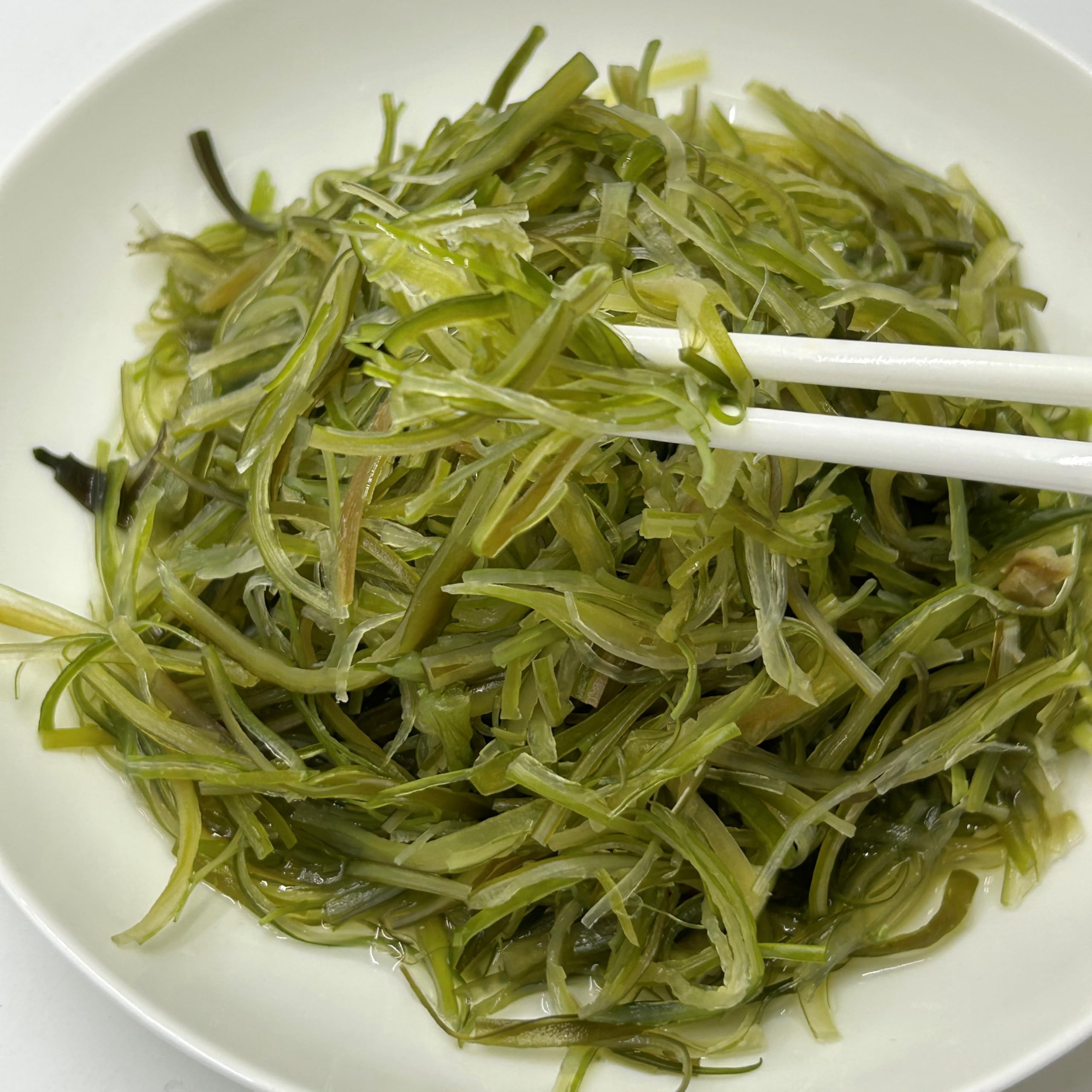 Wakame tige d'algues salade wakame bande wakame tiges de moutarde de mer coupées