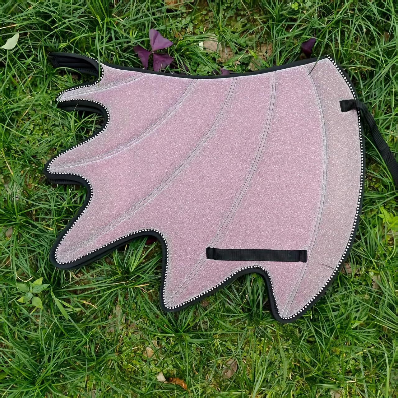 A Very Special Dragon Shaped Wing Saddle pad Made of Thick Memory Fabric, Equipped with Sparkling Rhinestone Decorative Strips, and Lined with Sweat Wicking Material. (Purple, Medium)