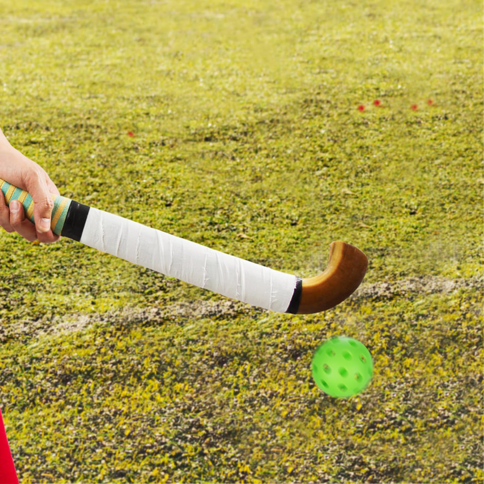 BESTonZON Hohle Übungsbälle mit 40 Löchern, 12 Stück, Grün für Golf | Pvc Ausführung, Drinnen und Draußen Nutzbar, Sichere Treffer, Robustes Design, Vielseitig Verwendbar