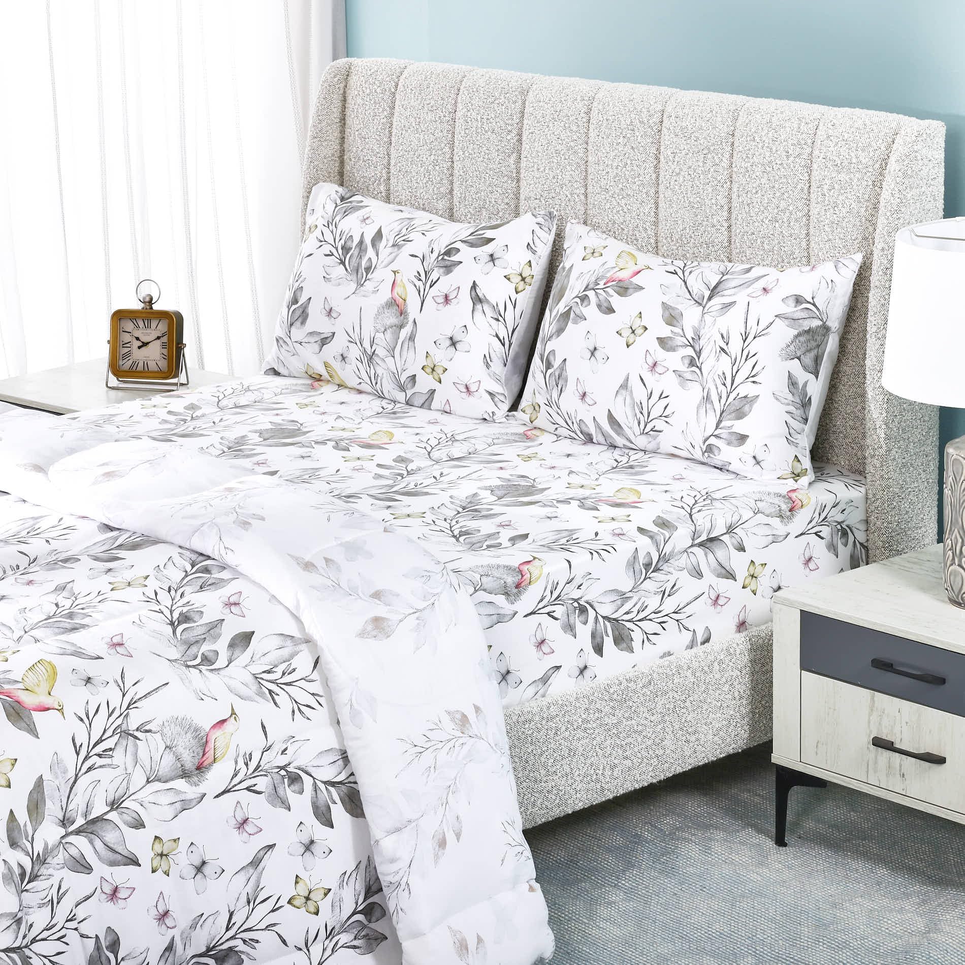Homes r us Adele 3-Piece Fitted Sheet, Multicolour – 200 TC, 150x200 Cms
