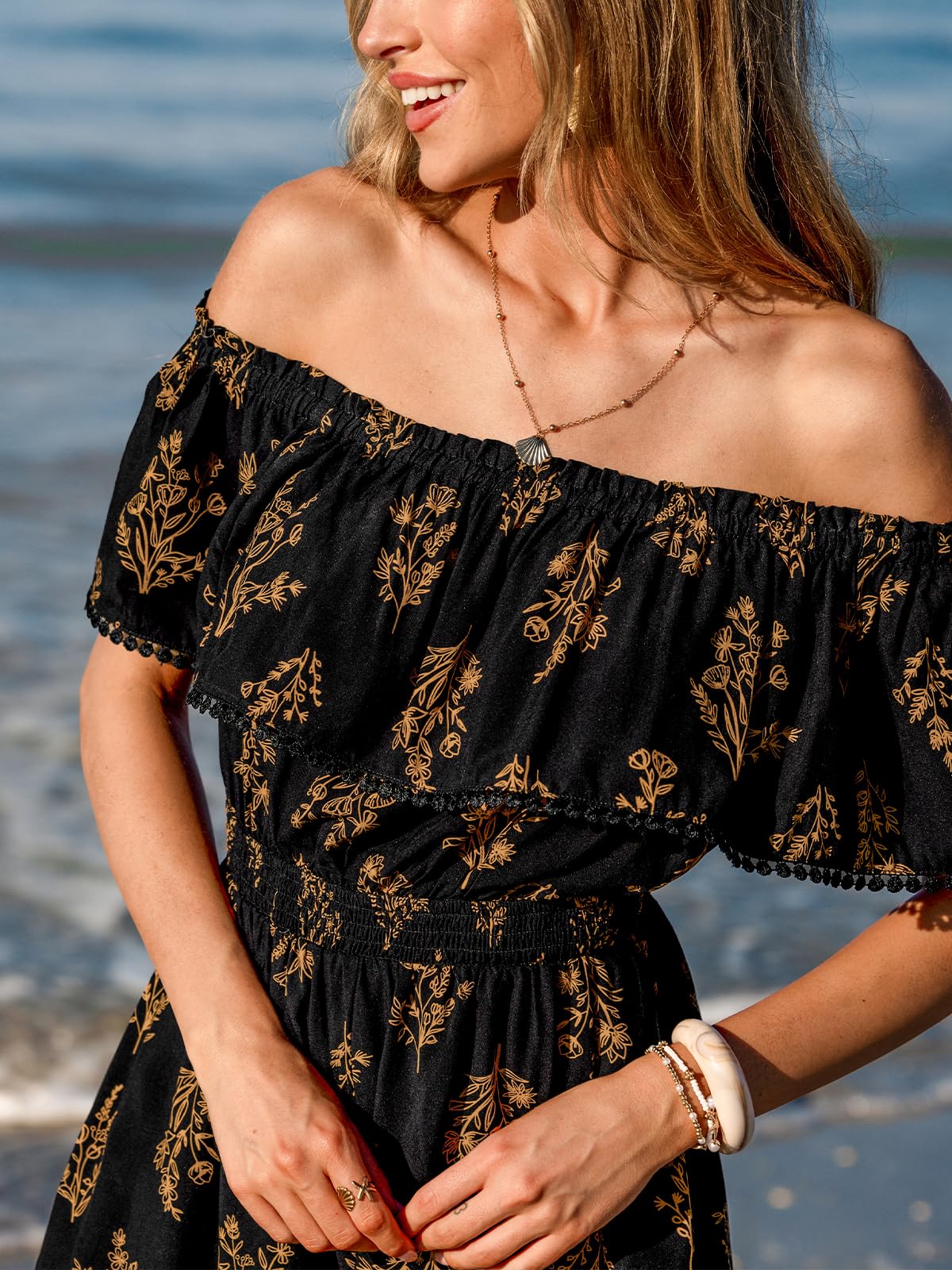 CUPSHE Damen Jumpsuit Sommer Schulterfrei Kurz Overall Blumenmuster Volant Ärmel Strampler mit Taschen Elastische Taille Boho Strand Urlaub Playsuit