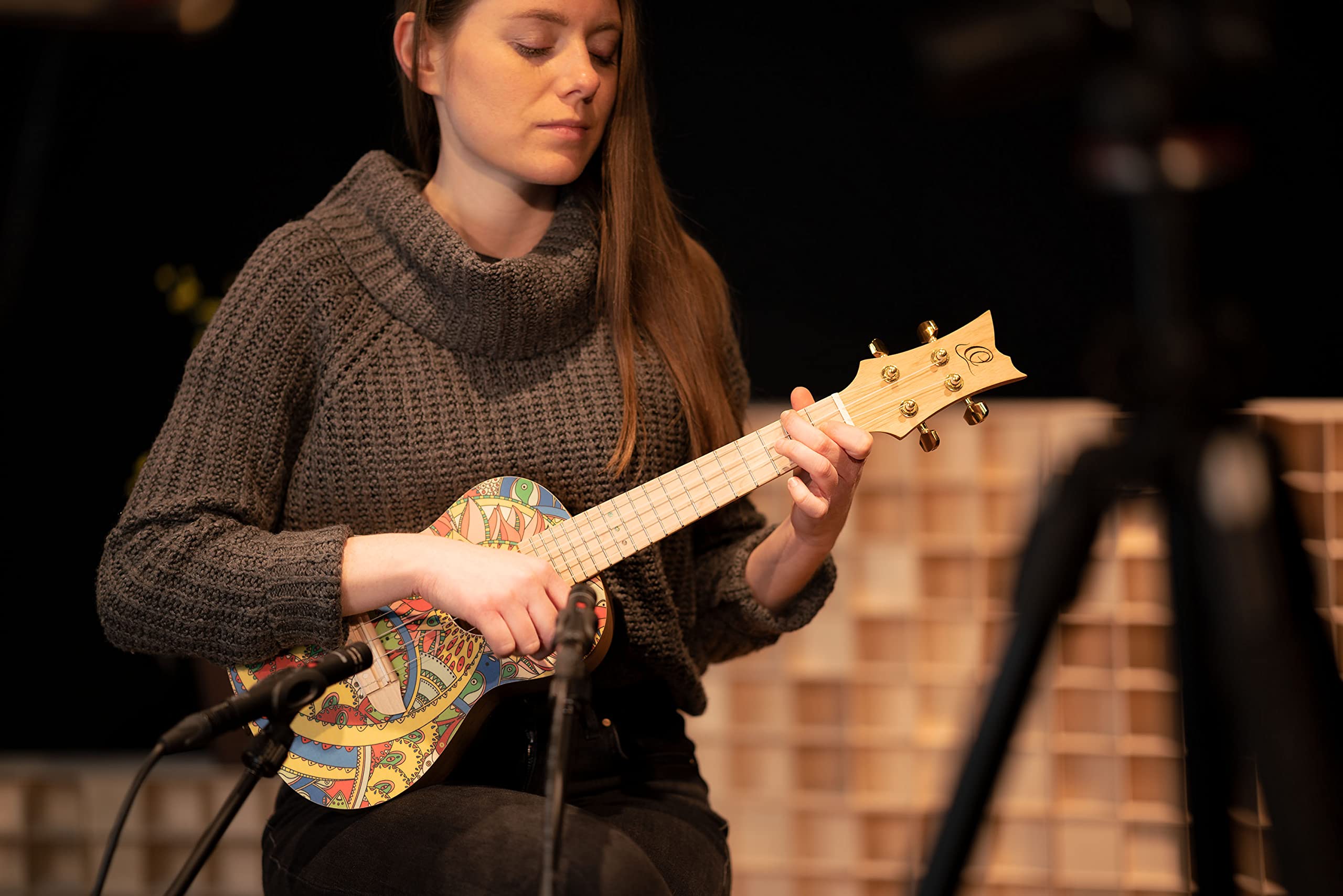 Ortega Guitars Konzert Ukulele Akustisch – Art Series – Fichte, Mystic India (RUAR-MI)