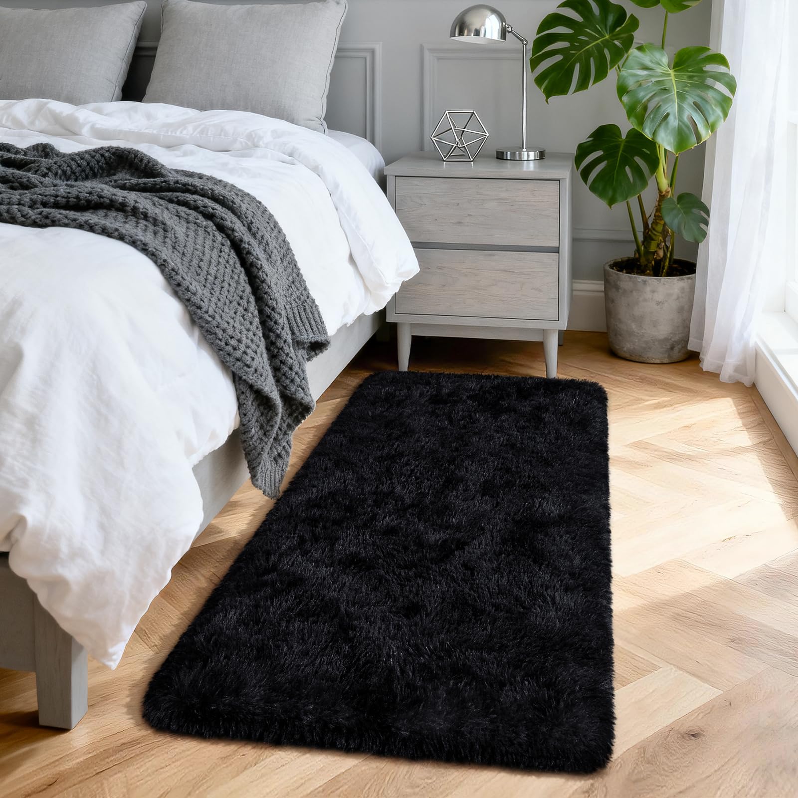 Merelax Fluffy Shaggy Small Area Rug, Black 2x4 Runner Rugs for Bedside Christmas Decor, Mini Fuzzy Plush Throw Rug, Soft Non-Slip Entryway Shag