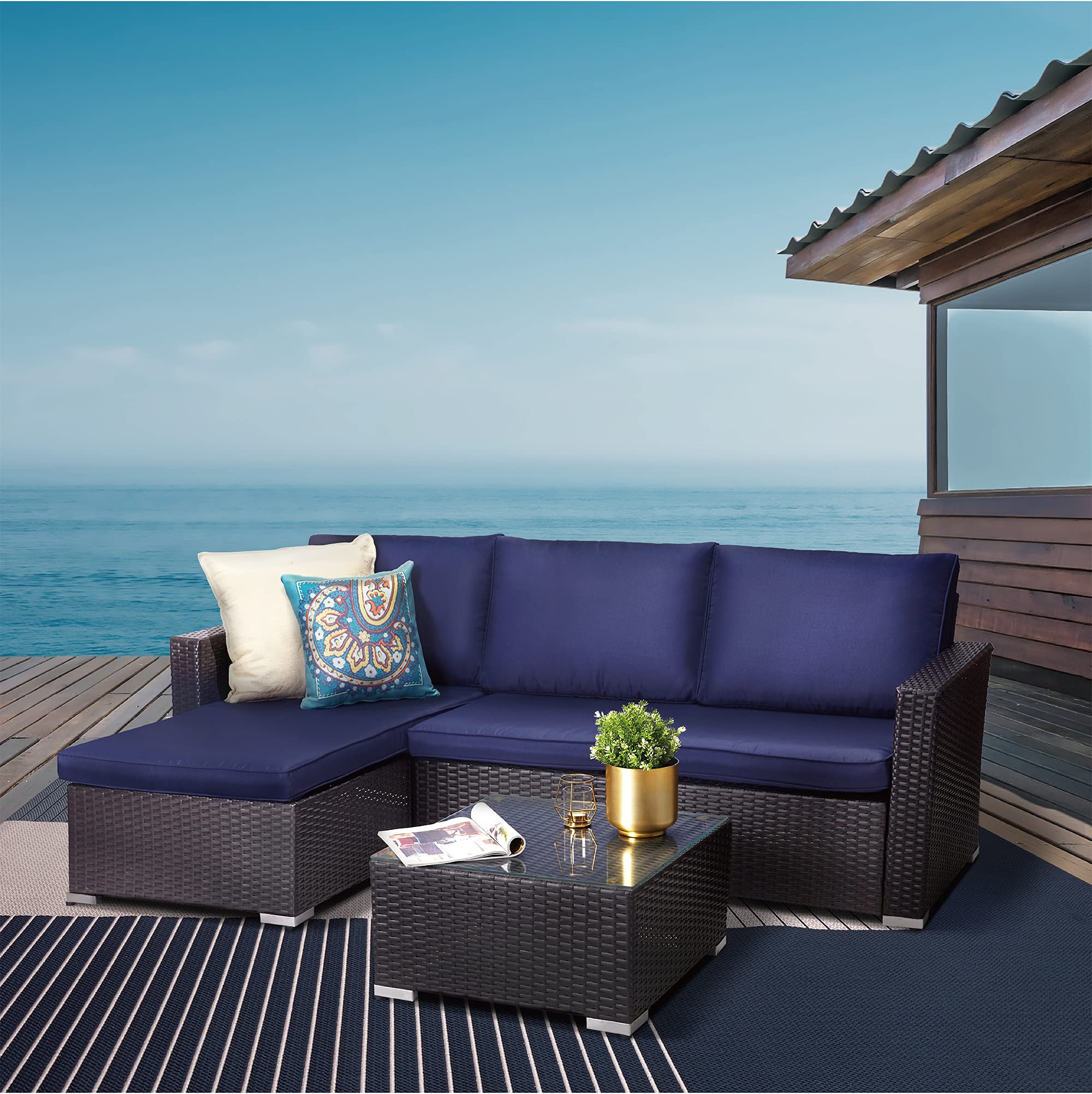 Teamson Home Terrasse Gartenmöbel, 3-Teiliges Rattan Weide Schnitt Set mit 2er-Sofa, Chaiselongue, Tisch und Kissen, Braun/Blau