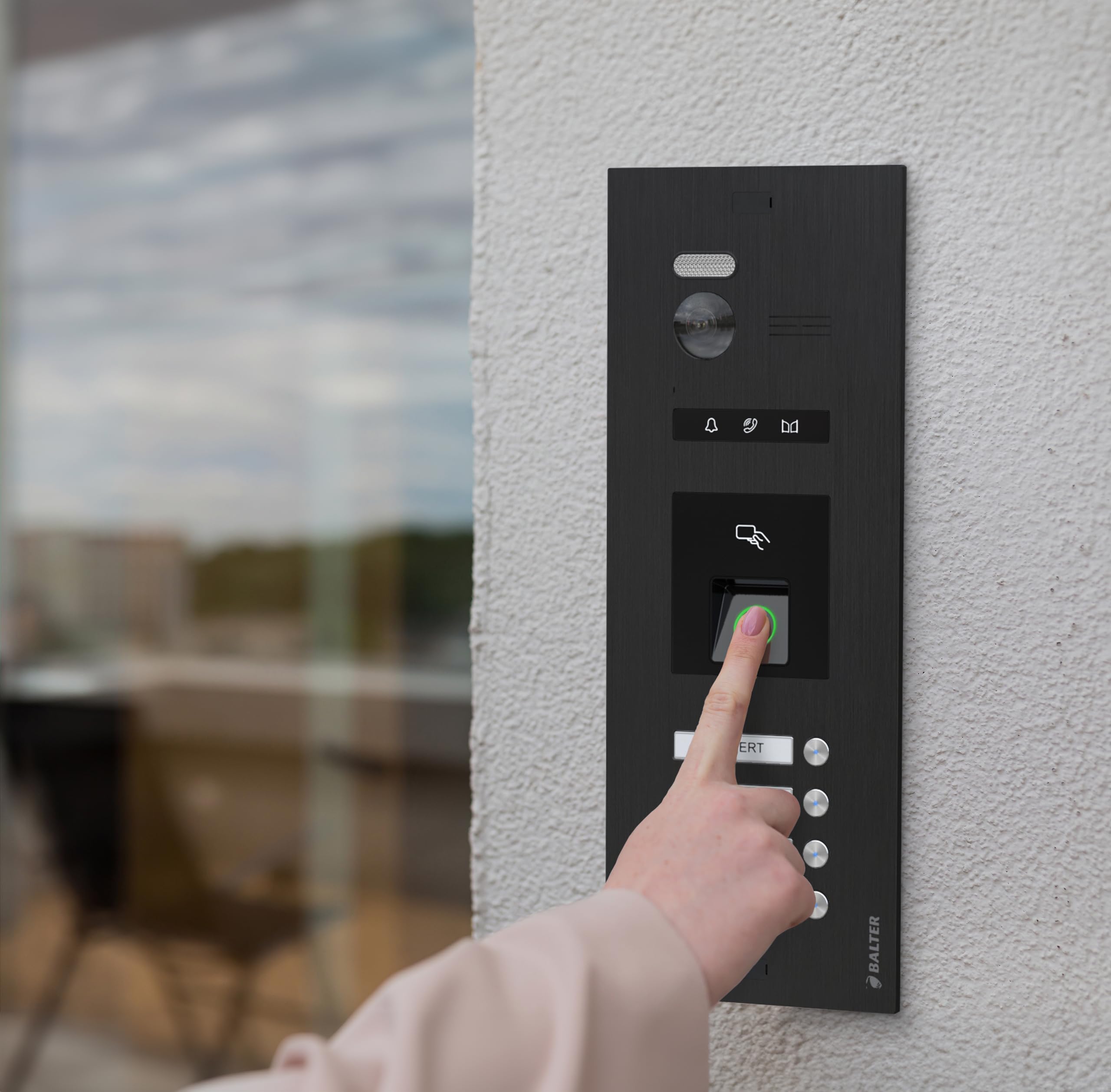 Balter EVO-HD Video Türsprechanlage mit Fingerprint, Video Türklingel, 1 Familienhaus, 1x 7 Zoll Monitore, Türklingel mit Kamera Full HD, 2 Draht Bus, 175° Weitwinkel, RFID,1080P
