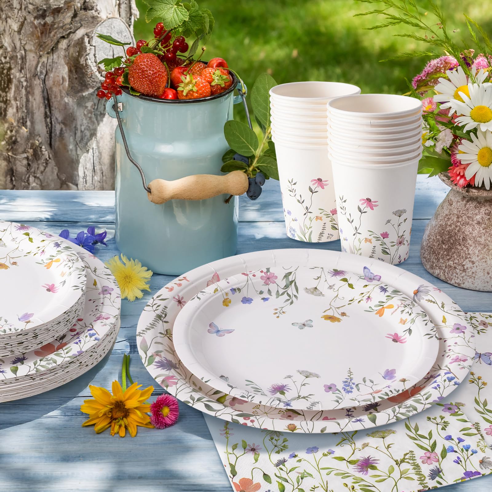 Platos y servilletas de papel floral para 24 invitados