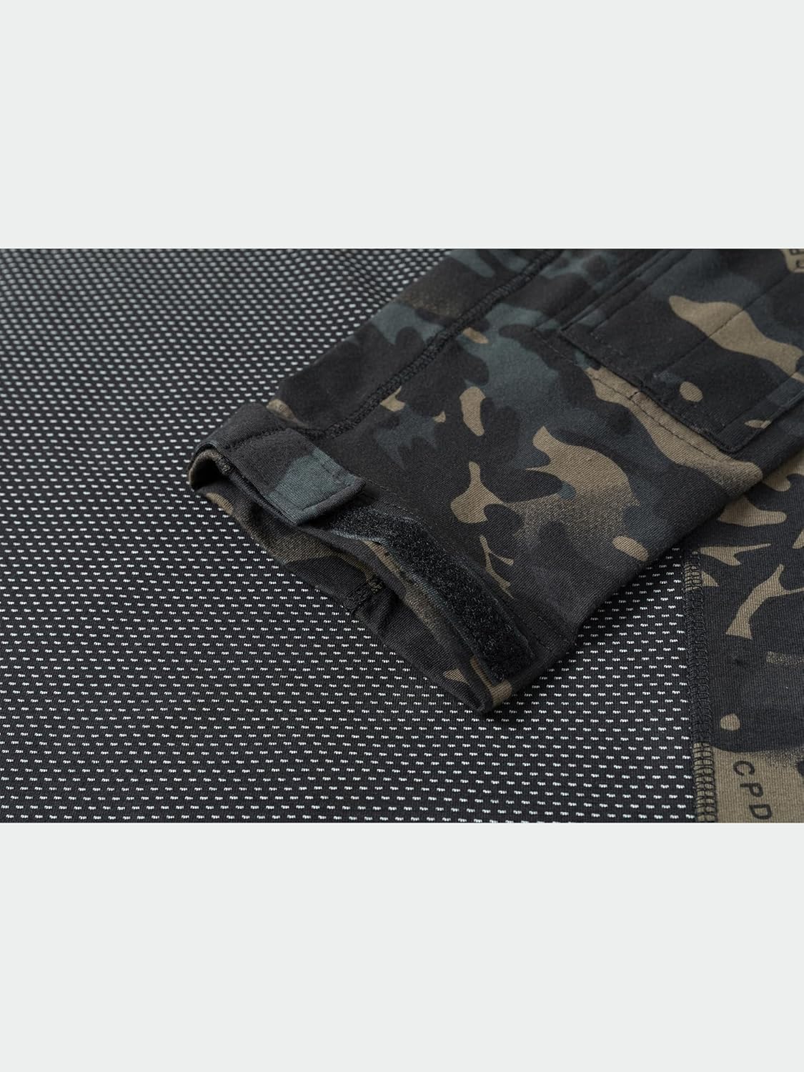 AKARMY Men's Tactical Military Combat Shirt, Long Sleeve Camo T Shirt with Zipper Pockets - Image 6