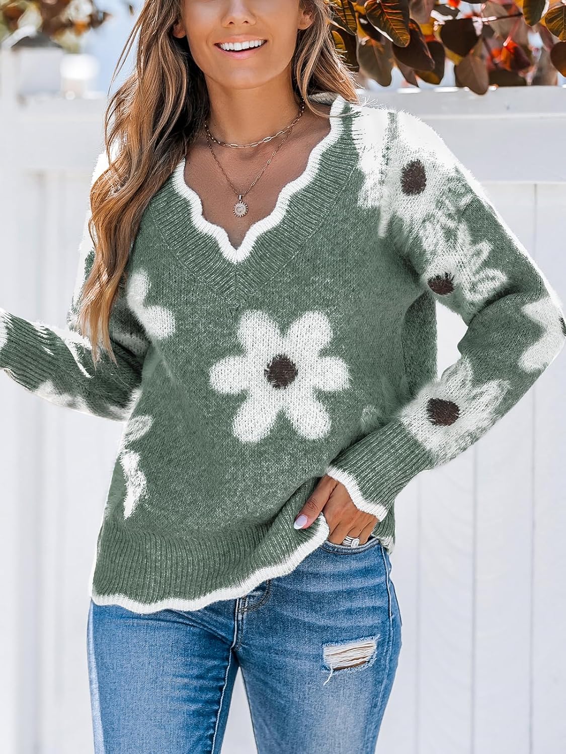 CUPSHE Womens Sweaters Long Sleeve Fall Sweater Trendy 2025 Floral V Neck Jumper Tops