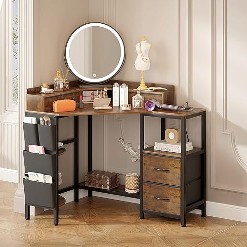 Miniatura 7 de Escritorio de esquina con 6 cajones de tela y estantes para espacios pequeños, escritorio de computadora con tomas de corriente, escritorio gaming