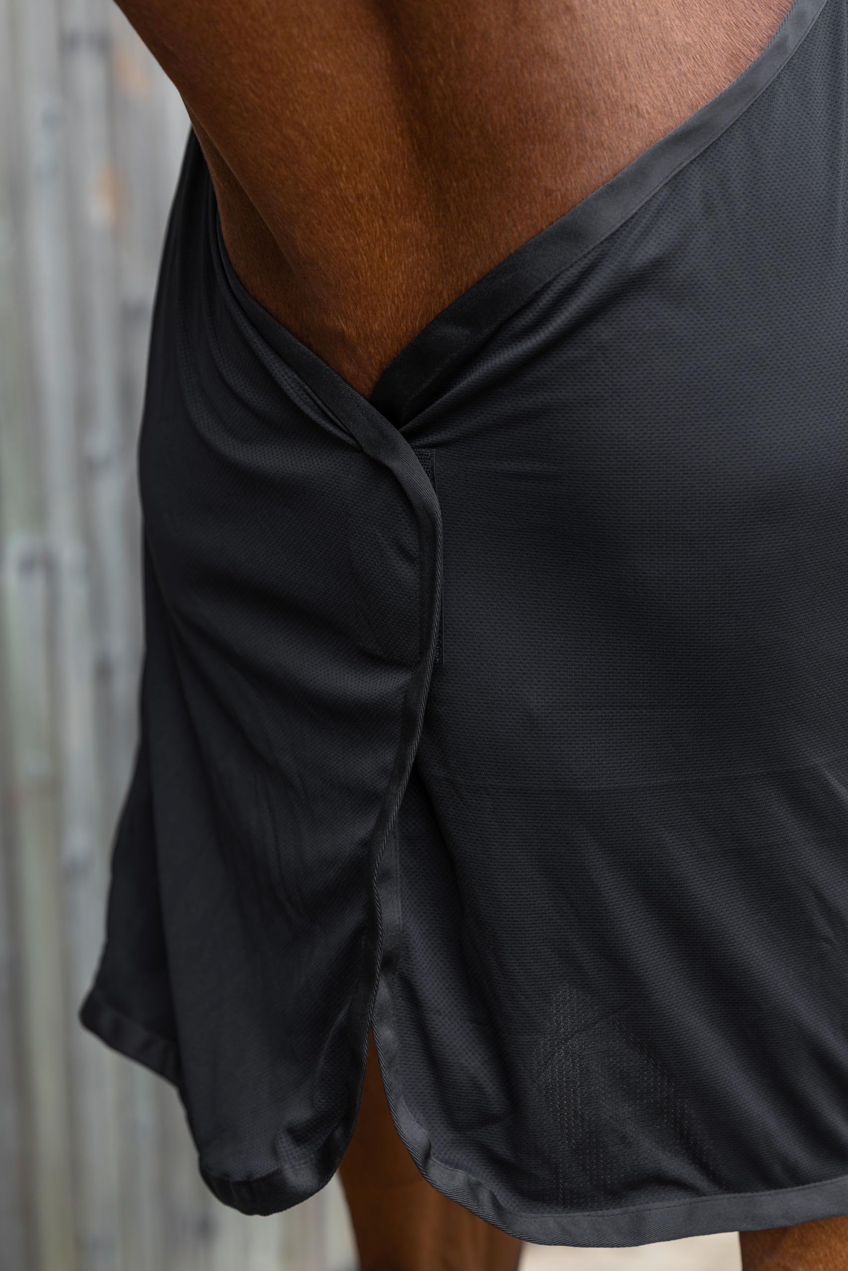 Covalliero Kühldecke CovallieroCool Sommerdecke Klimadecke schwarz Nylon Polyester maschinenwaschbar 30°C Rückenlänge 125cm