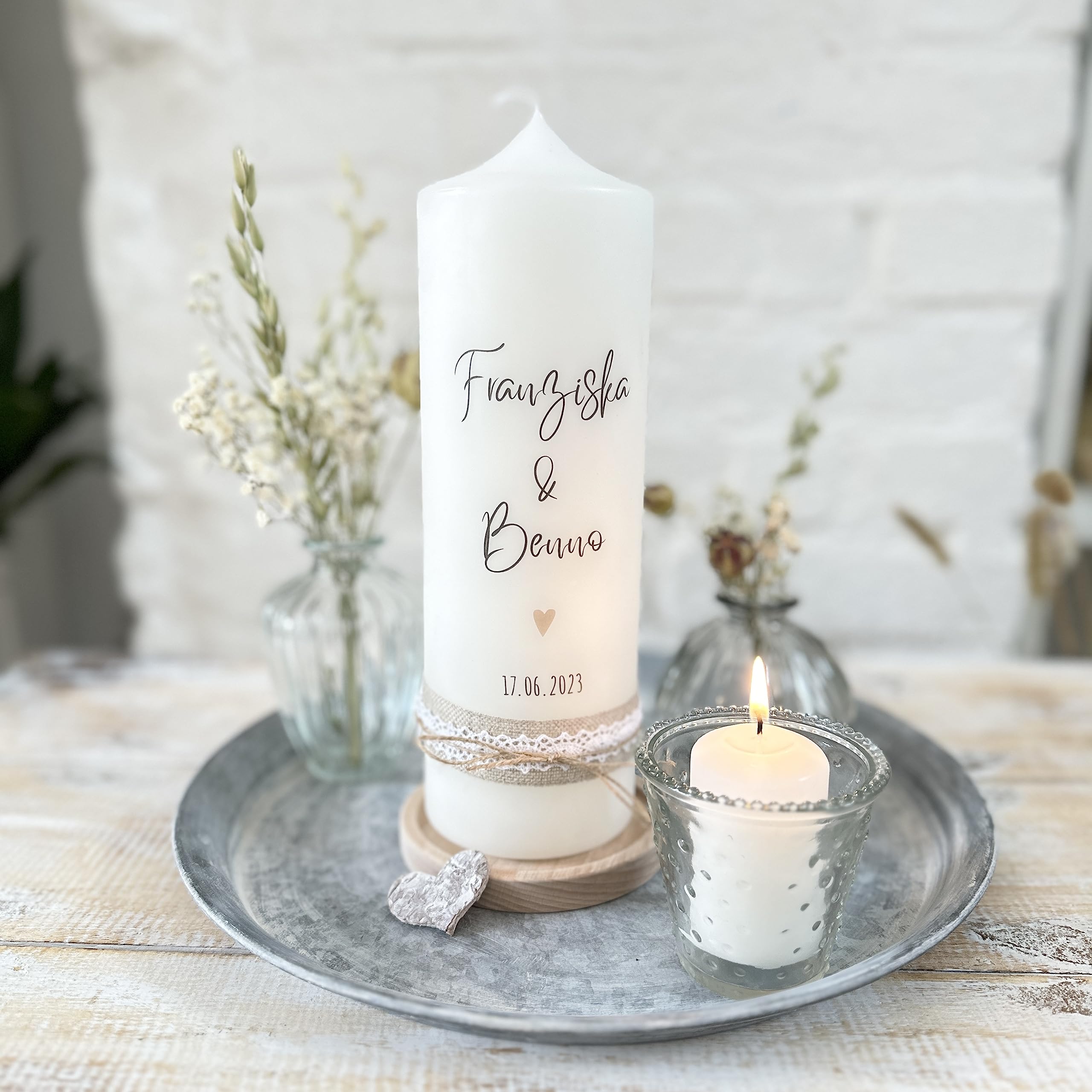 Personalisierte Hochzeitskerze "Franziska" mit Name & Datum | Traukerze modern & schlicht perfektes Hochzeitsgeschenk Gastgeschenk Diamanten, Goldene Hochzeit Stumpenkerze 25/8cm
