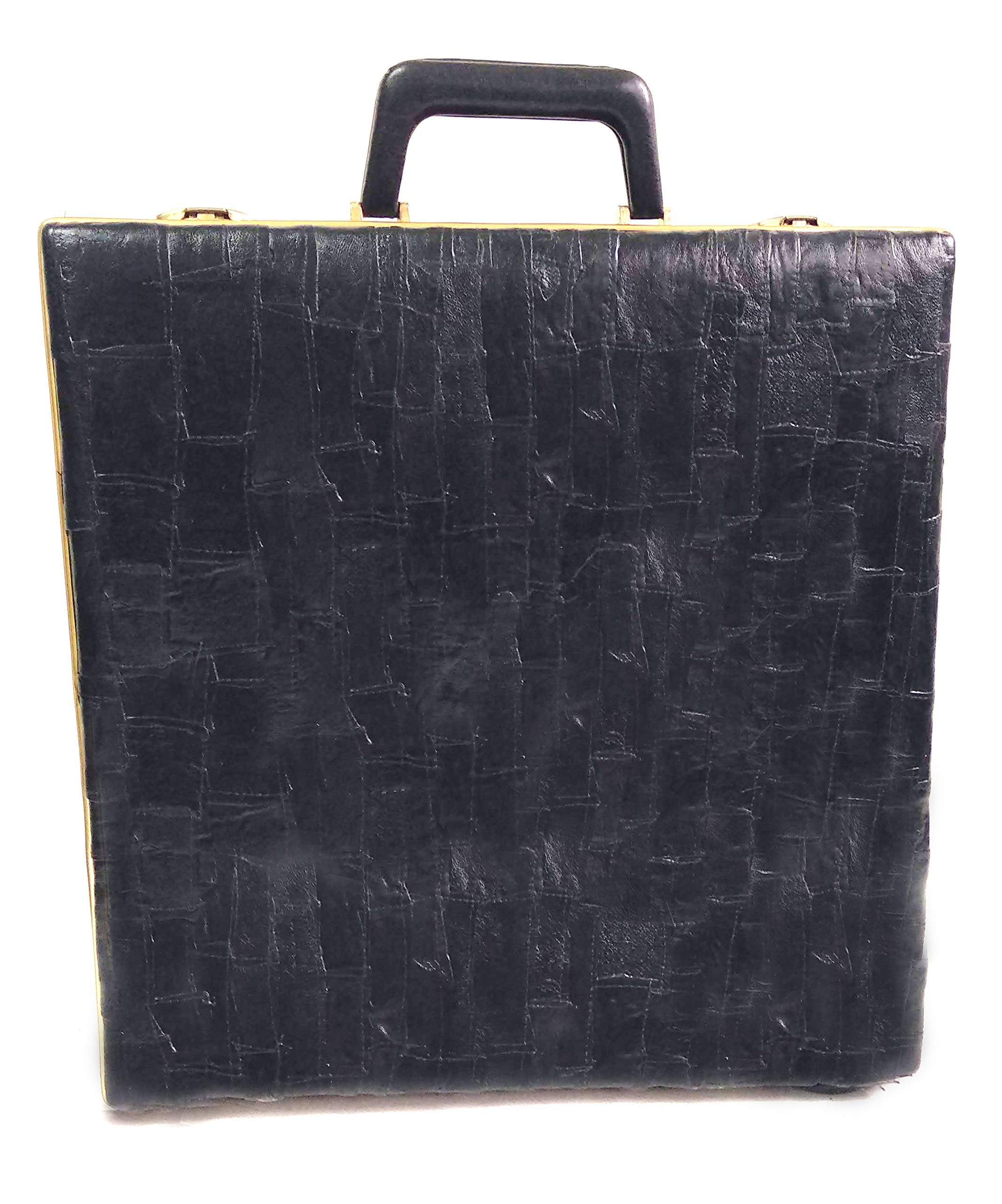 Maletín de Piel en Color Negro. Maletín de ataché de Primera Calidad para Guardar y Transportar álbumes, Documentos Detalles en Oro. Medidas 43x40x10. Cierre de Llave