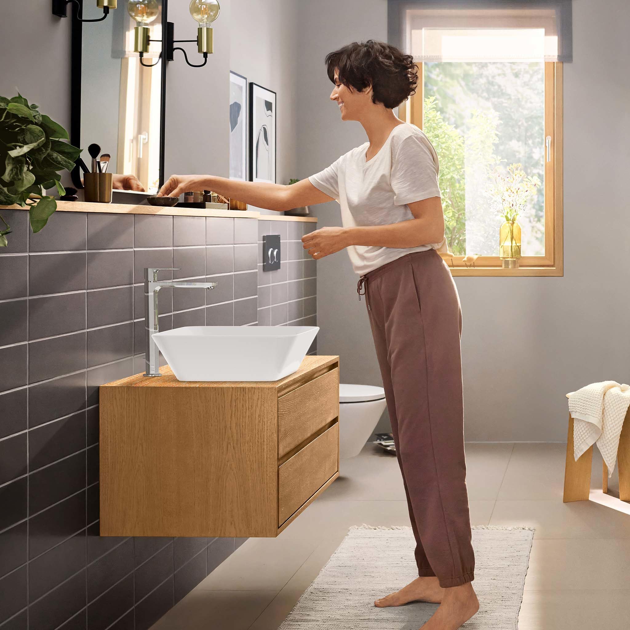 hansgrohe Rebris E - Rubinetto per lavabo con scarico a tirante, risparmio energetico (CoolStart), Miscelatore lavabo risparmio idrico (EcoSmart) con altezza bocca 242 mm, cromo, 72581000
