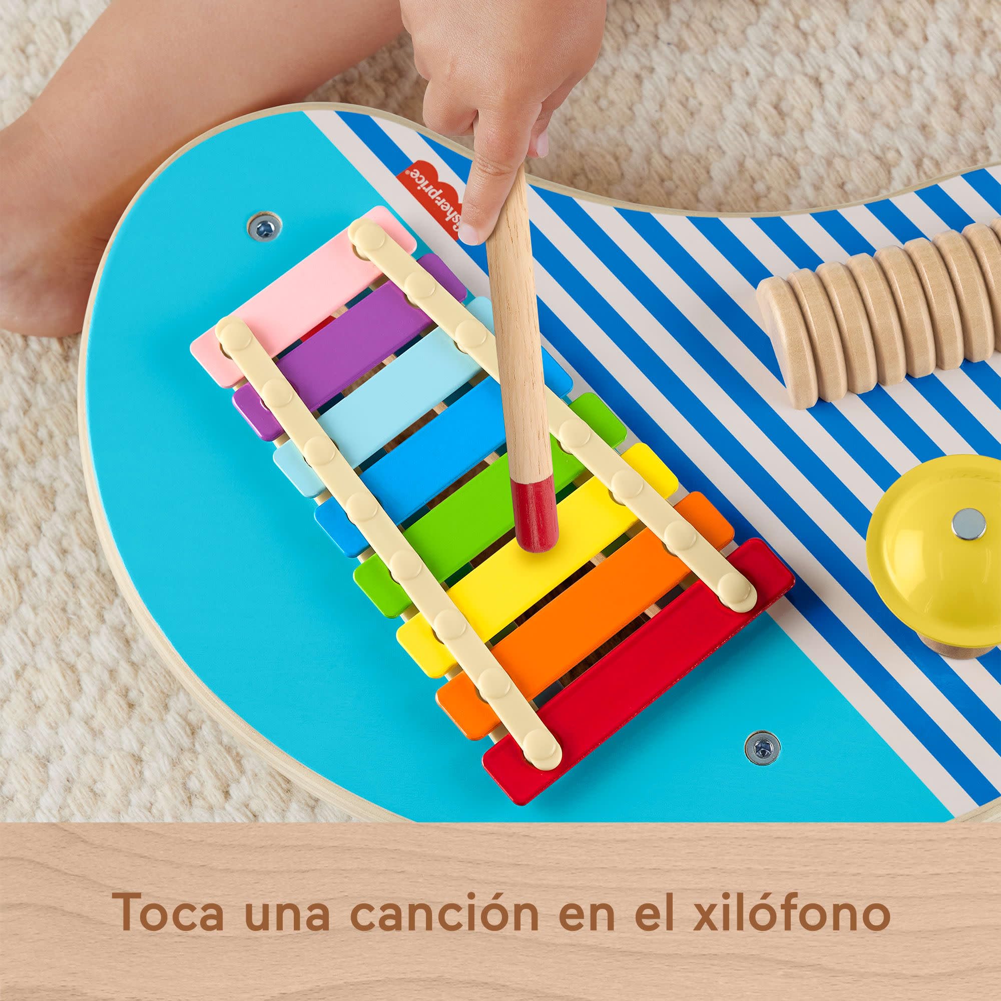 Fisher-Price Mesa de madera con 3 instrumentos de percusión, incluye xilófono, platino y güiro, fabricado en material certificado FSC, +2 años (HXT91)