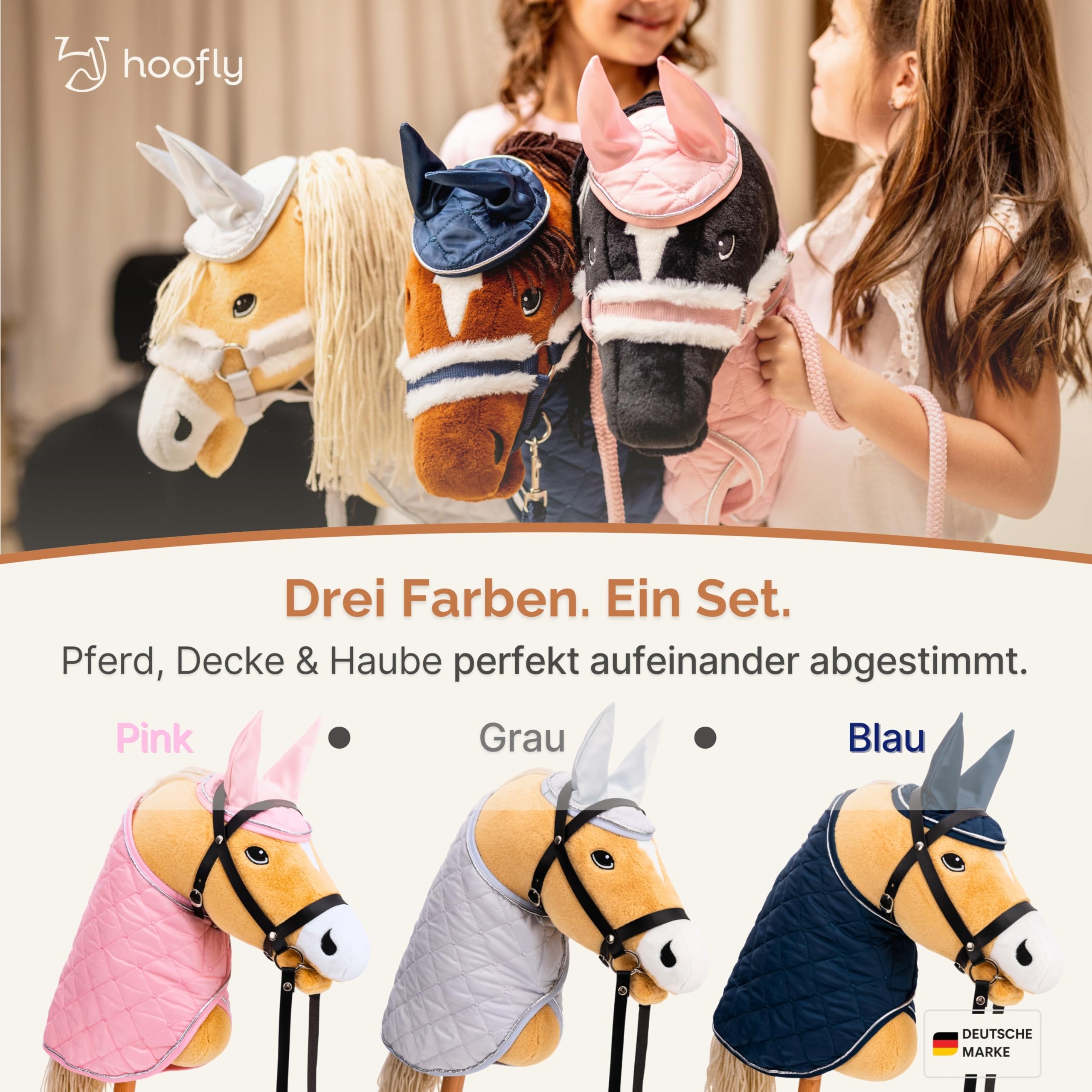 Hobby Horse Set – Großes Steckenpferd für Kinder mit Decke & Fliegenhaube | Komplettes Hobby Horsing Set mit Trense & 35 cm Schraubstab | Beiges Pferd – Blaues Zubehör