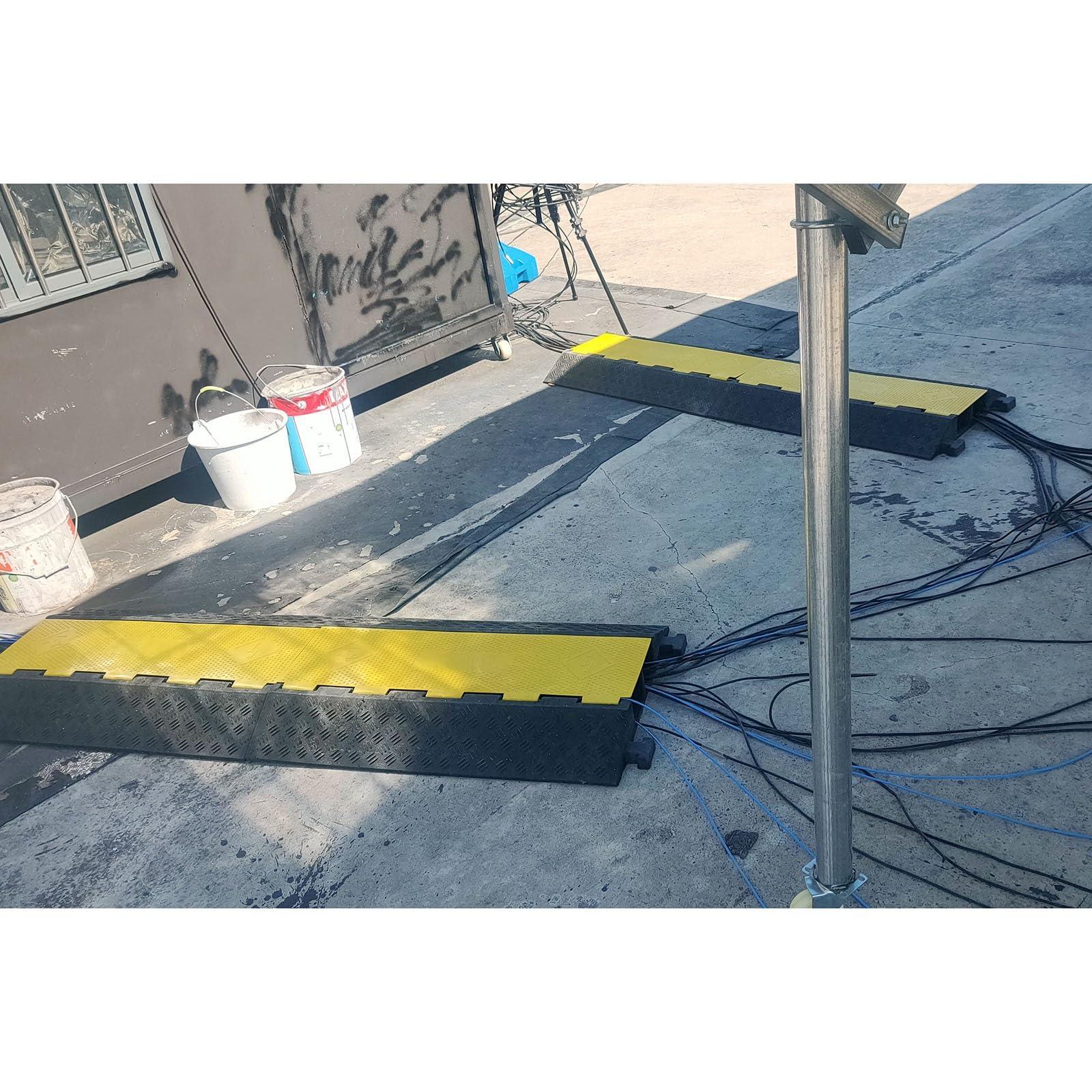 Canaleta Al Aire Libre Rampa De Cable De Extensión De 2 Canales, Camino De Entrada De Goma De Tráfico Badenes Protector De Cable Con Pernos, Garaje/ Gimnasios Gestión De Cables De Suelo(90x58x8.8cm/35