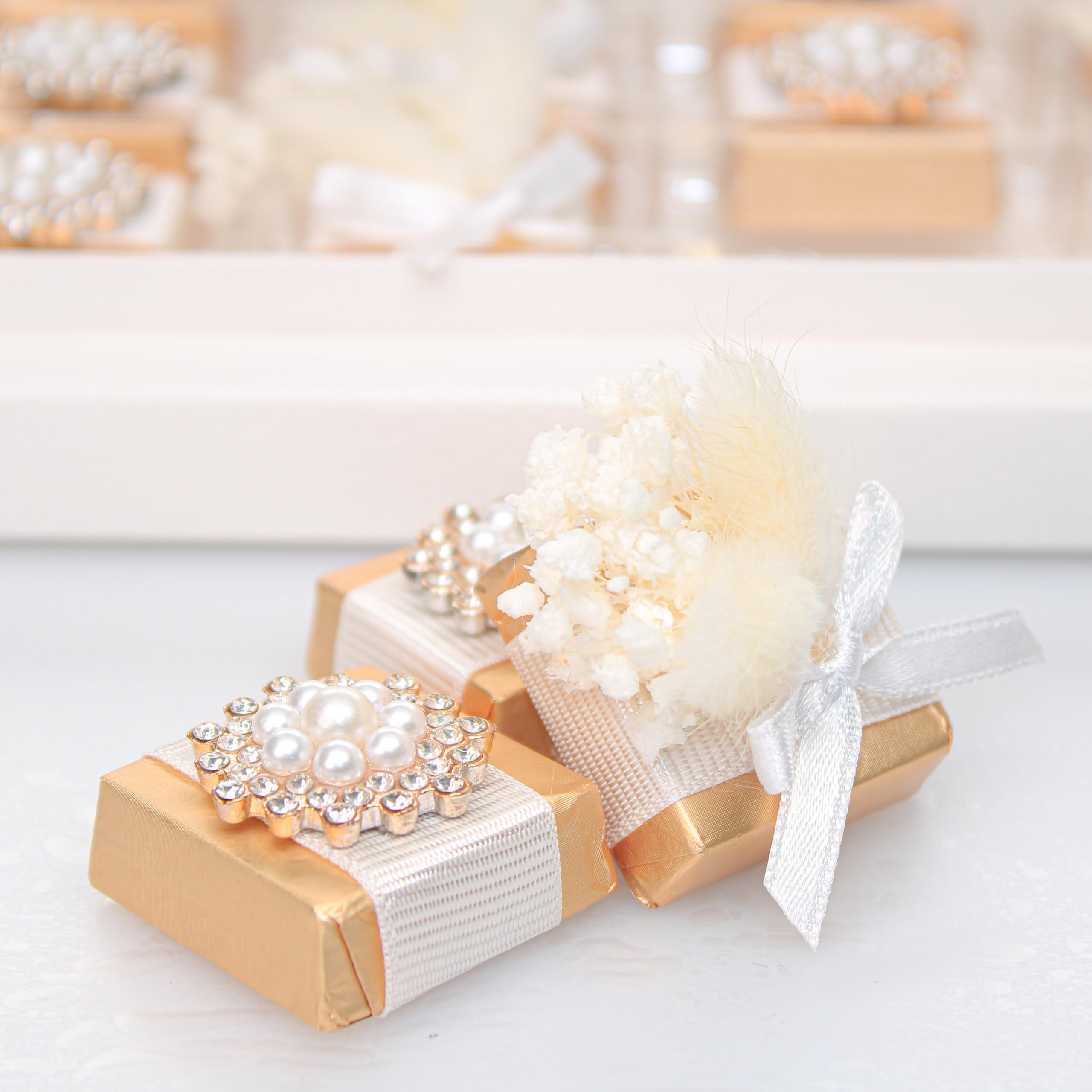 Personalisierbare Dubai Schokolade Geschenkbox – 16/24 Stück | Luxus Pralinen mit Trockenblumen & Schleife | Elegante Schokoladenbox für Hochzeit, Verlobung & besondere Anlässe