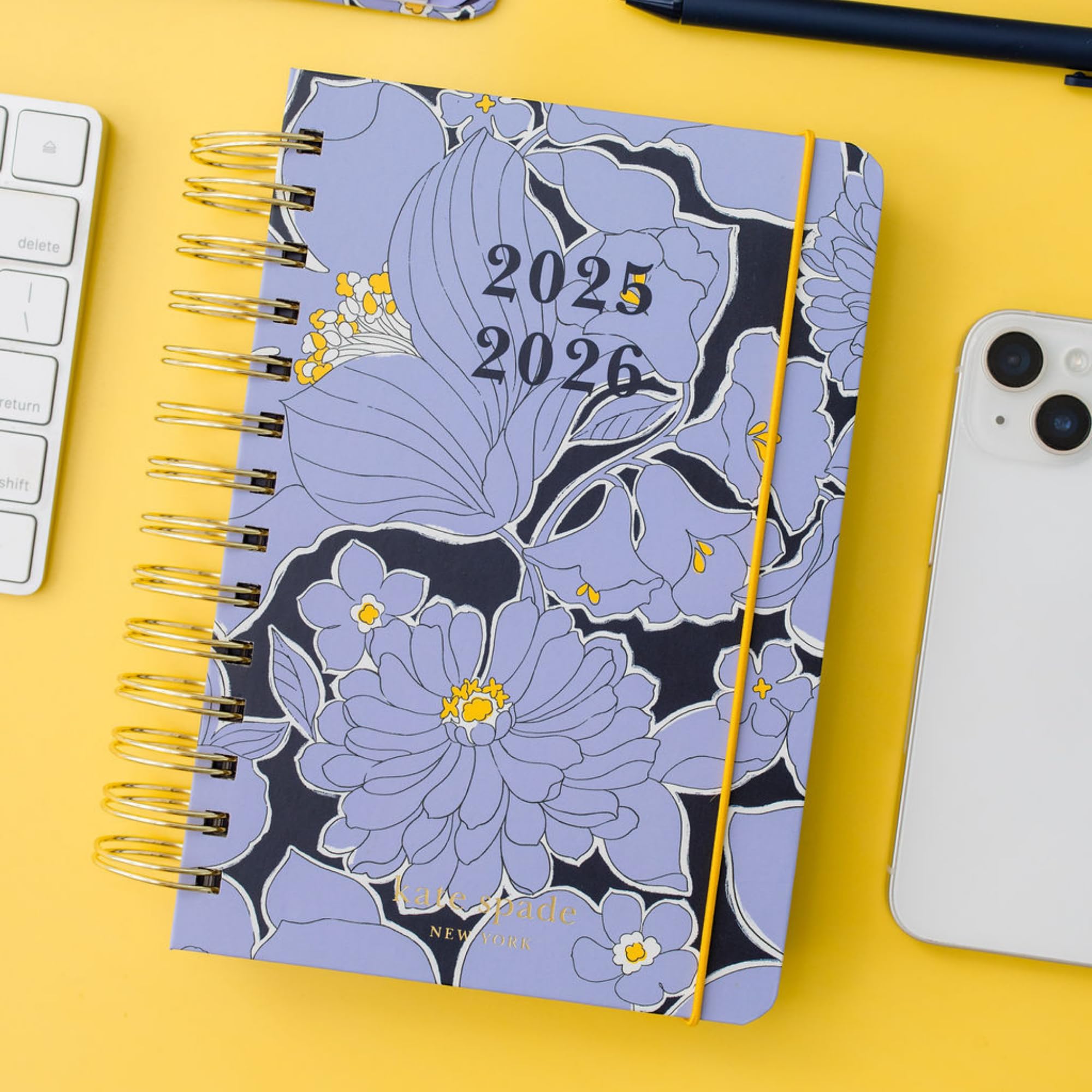 kate spade new york Agenda giornaliera 2025-2026, media, agosto 2025-dicembre 2026, copertina rigida, settimanale e mensile, a spirale, con adesivi (giardino costiero)