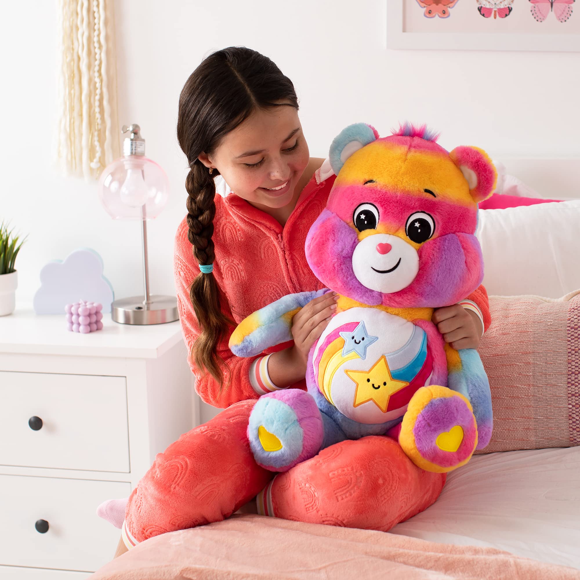 Care Bears Orsetto Dare To Care 60cm Jumbo Plush, Giocattolo di Peluche Gigante da Collezione, Giocattoli Morbidi per Bambini, Orsetti Morbidi per Ragazze e Ragazzi, Adatti per Bambini e Bambine