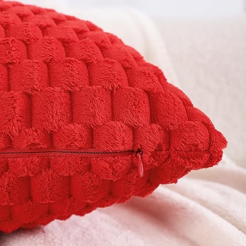 Miniatura 2 de All Smiles Juego de 2 fundas de almohada rojas navideñas de 18 x 18 pulgadas, de piel sintética, suaves, esponjosas, decorativas, para decoración