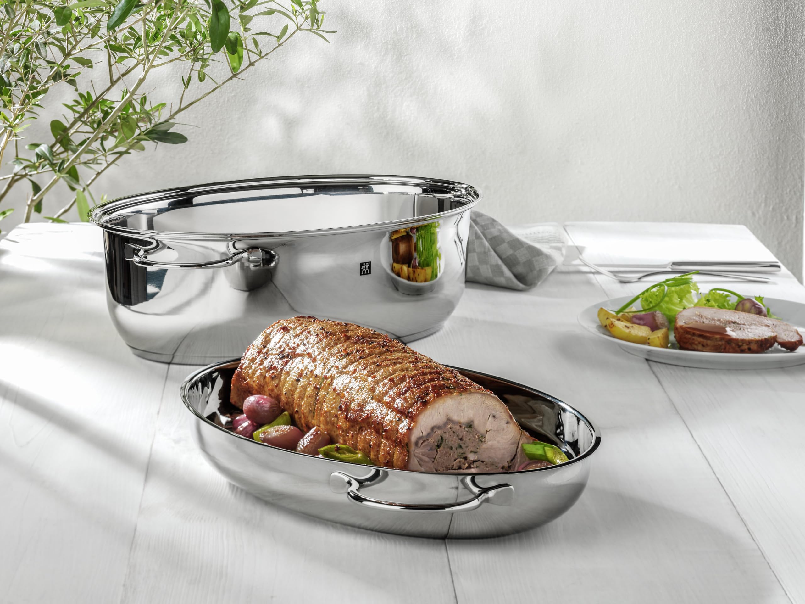 ZWILLING Plus Bräter mit Deckel, 38 cm, Induktion und Backofen, Edelstahl