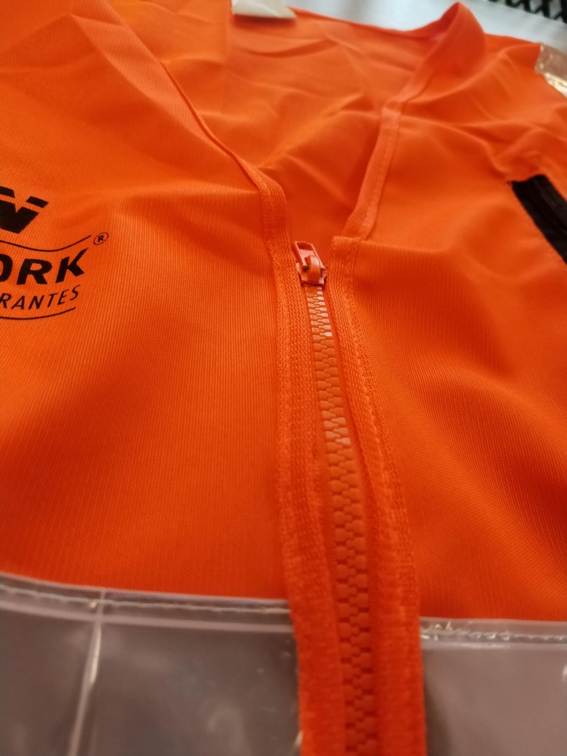 LEDWORK GILET DE SÉCURITÉ HAUTE VISIBILITÉ AVEC LED RECHARGEABLE SUR BATTERIE