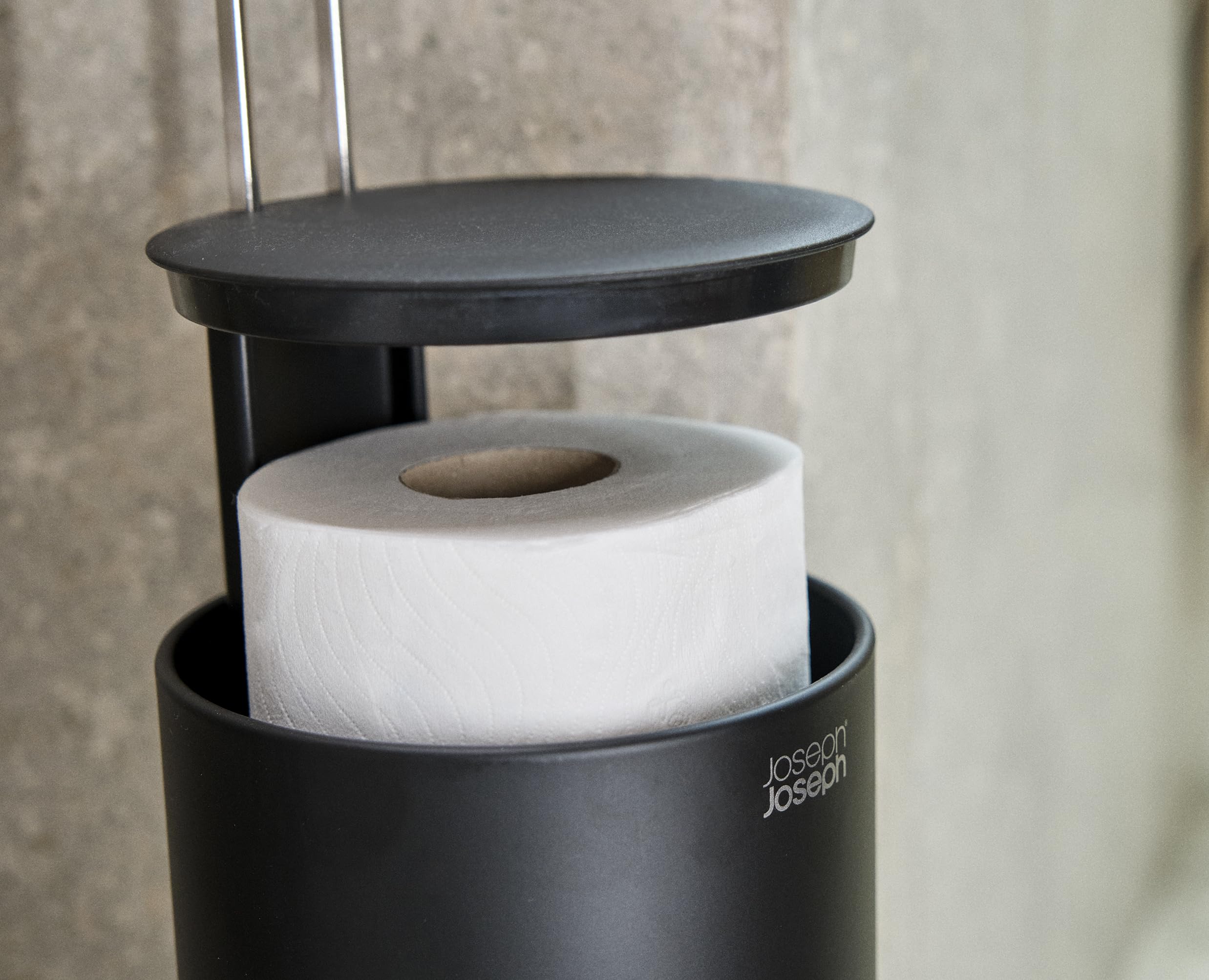 Joseph Joseph EasyStore Portarrollos de Papel Higiénico de Suelo con Almacenamiento para 3 Rollos de Reserva, Diseño Compacto, Negro Mate