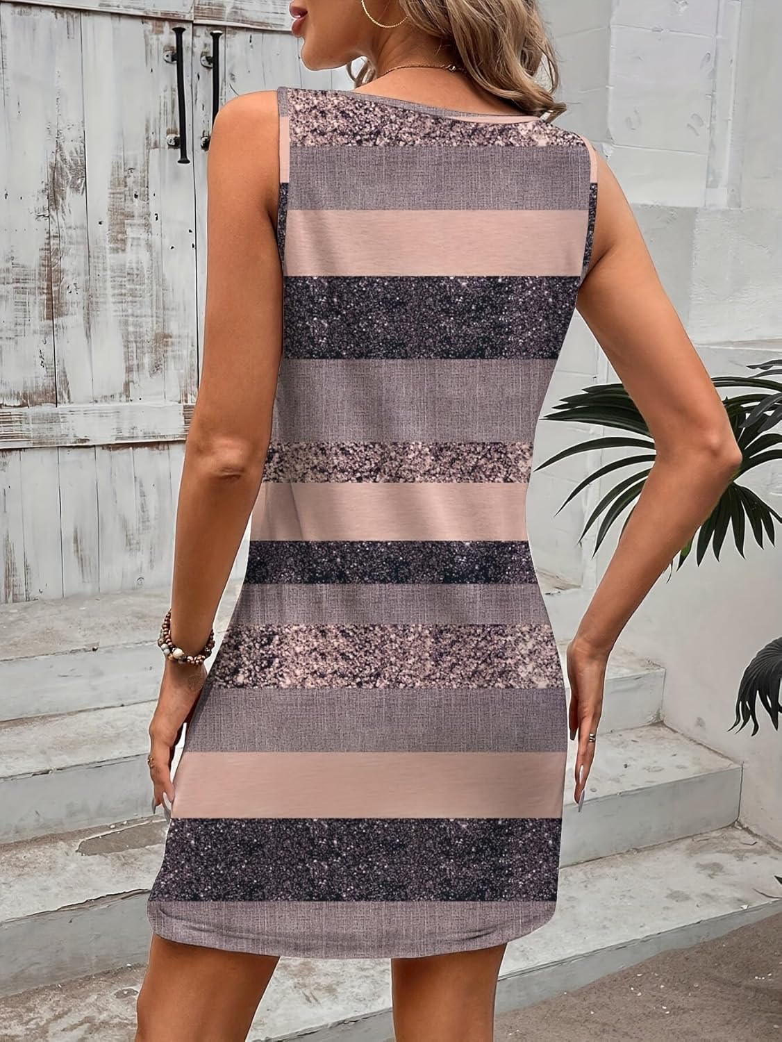 Women's Sleeveless Maxi Dress Crew Neck Casual Summer Long Dress, Lightweight Flowy for Beach Vacation