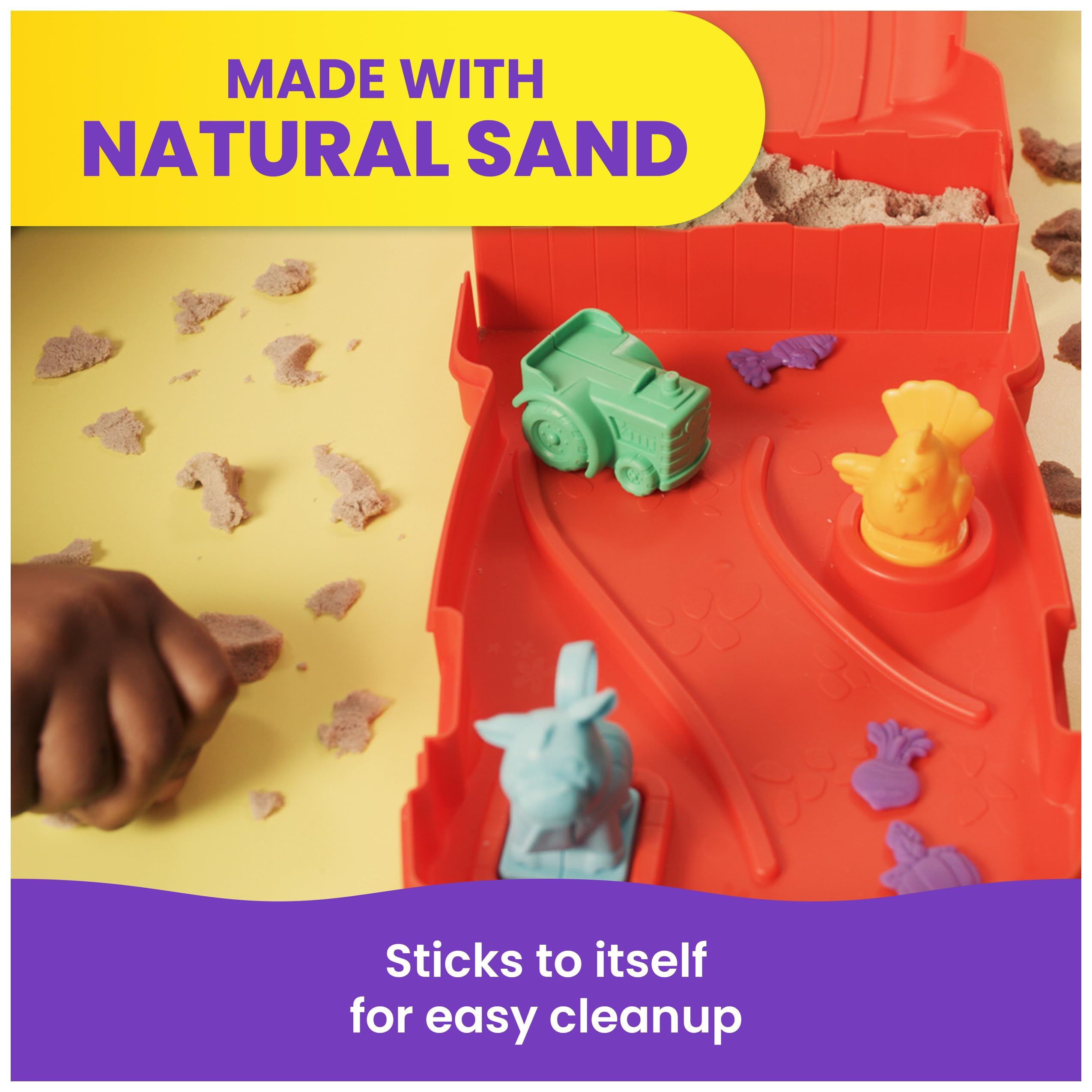 Kinetic Sand, zestaw Sandy Farm z 340 g piasku do zabawy, 6 narzędzi i foremek, walizka wielokrotnego użytku, zabawki dla maluchów, zabawki dla dziewczynek i chłopców w wieku od 3 lat