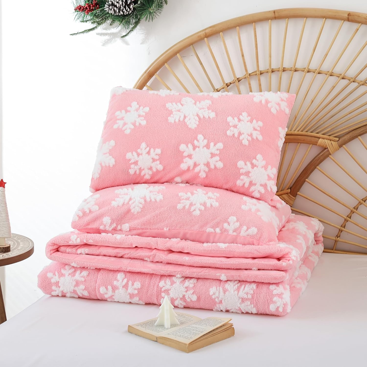 JANZAA Queen Comforter Set Christmas Bedding Fluffy Comforter with White Snowflake Stereoscopic on Pink Comforter Queen Size Soft Velvet Comforter Set