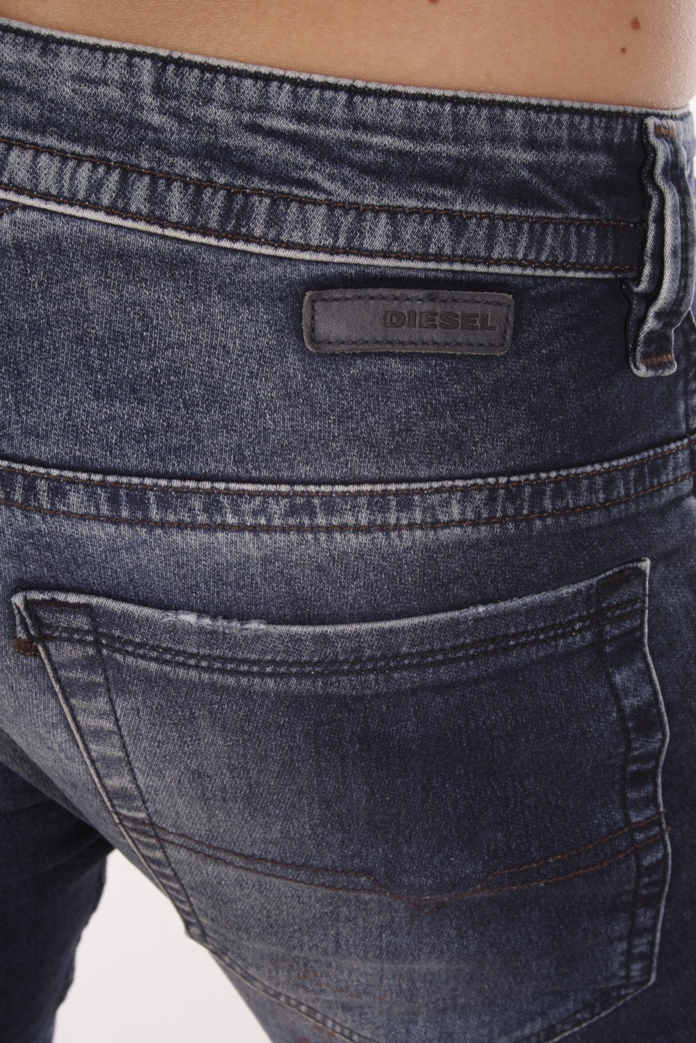 Diesel Thavar-NE 607U 0607U
