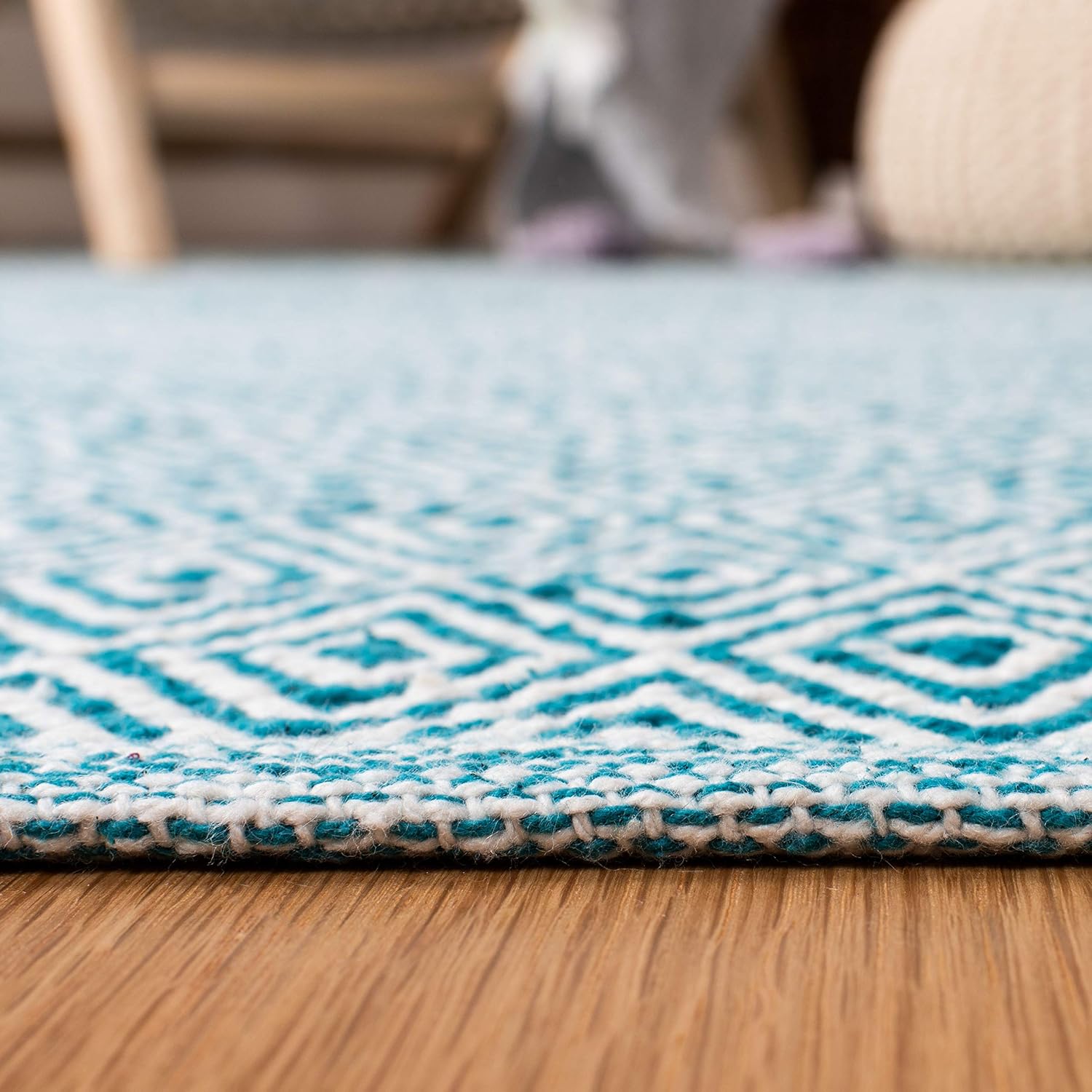 SAFAVIEH Montauk Collection Runner Rug - 2'3" x 6', Ivory & Turquoise, Handmade Flat Weave Cotton, Ideal for High Traffic Areas in Living Room, Bedroom (MTK515B)