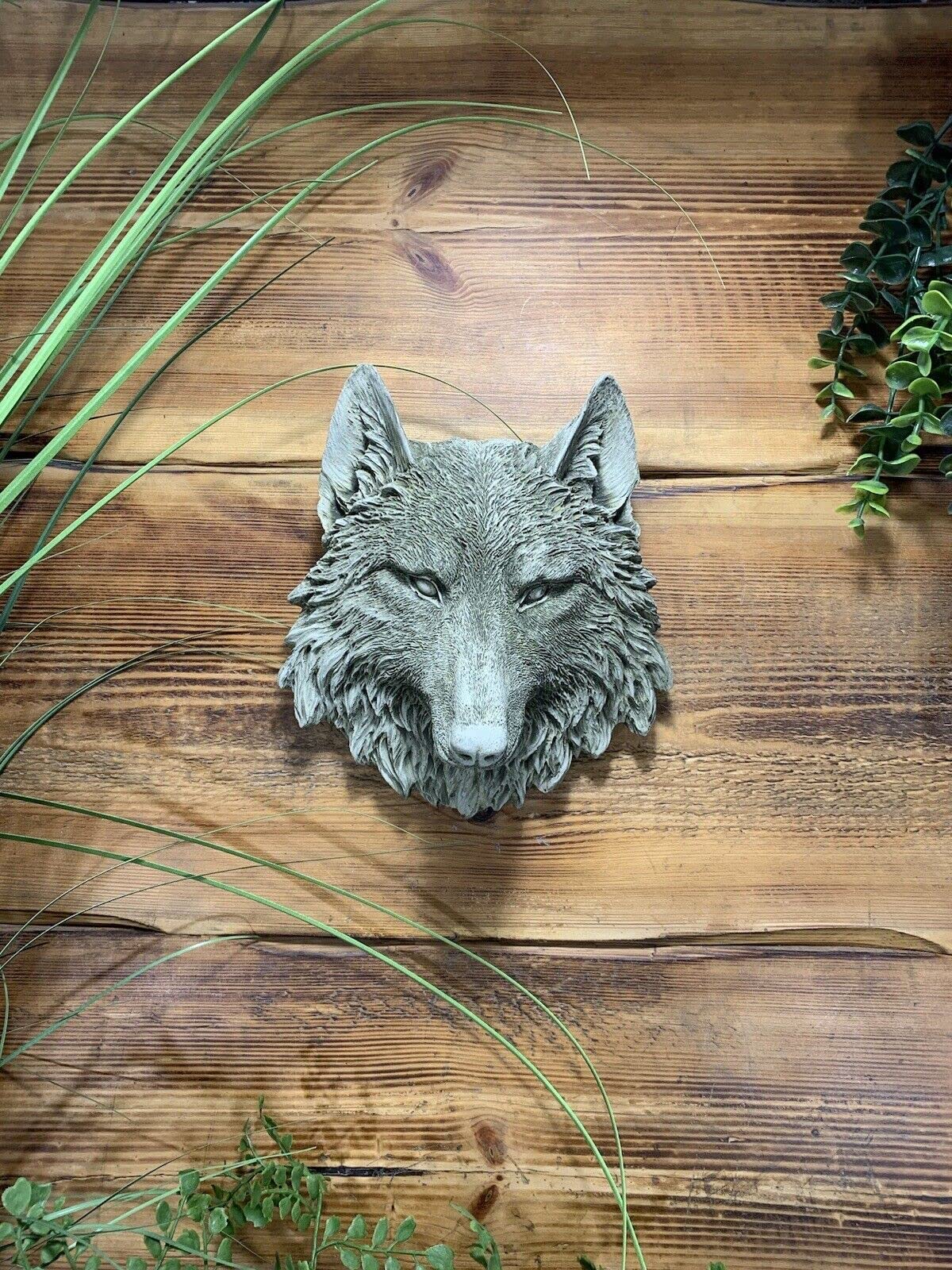 J and L Stone Ornaments STONE GARDEN SMALL NATURAL DETAILED WOLF HEAD WALL HANGING PLAQUE ORNAMENT
