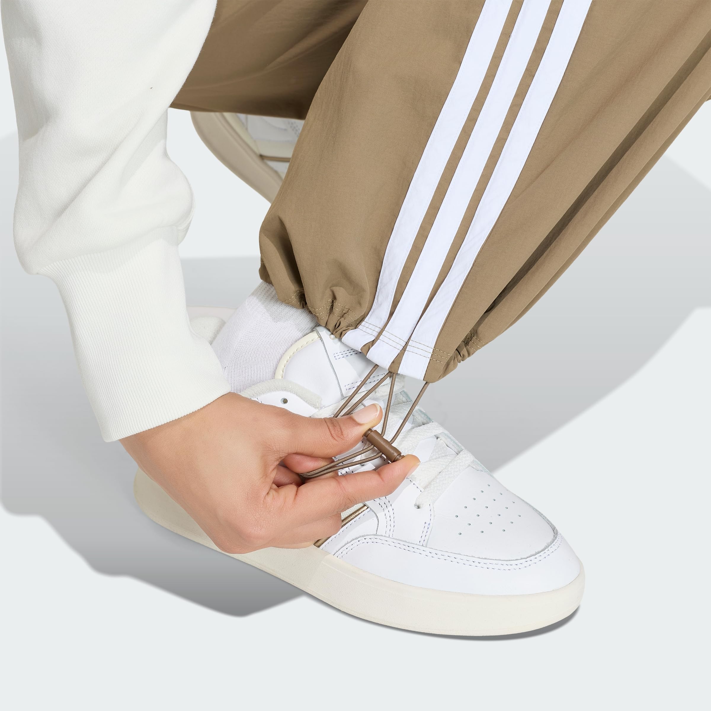 adidas Women's Iconic Bungees-Trainingshose, gewebt, weites Bein