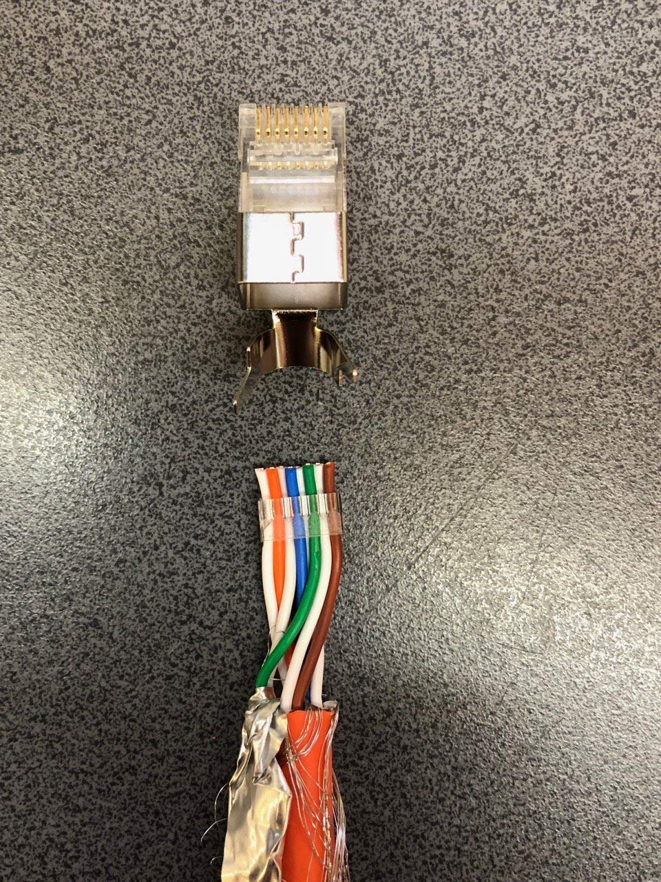 Lot de 10 fiches à sertir Cat 7 7 7A, Cat 6A Cat 8.1 blindées pour câble réseau Ethernet Gigabit jusqu'à 8 mm 10 Go Gris Connecteurs RJ45